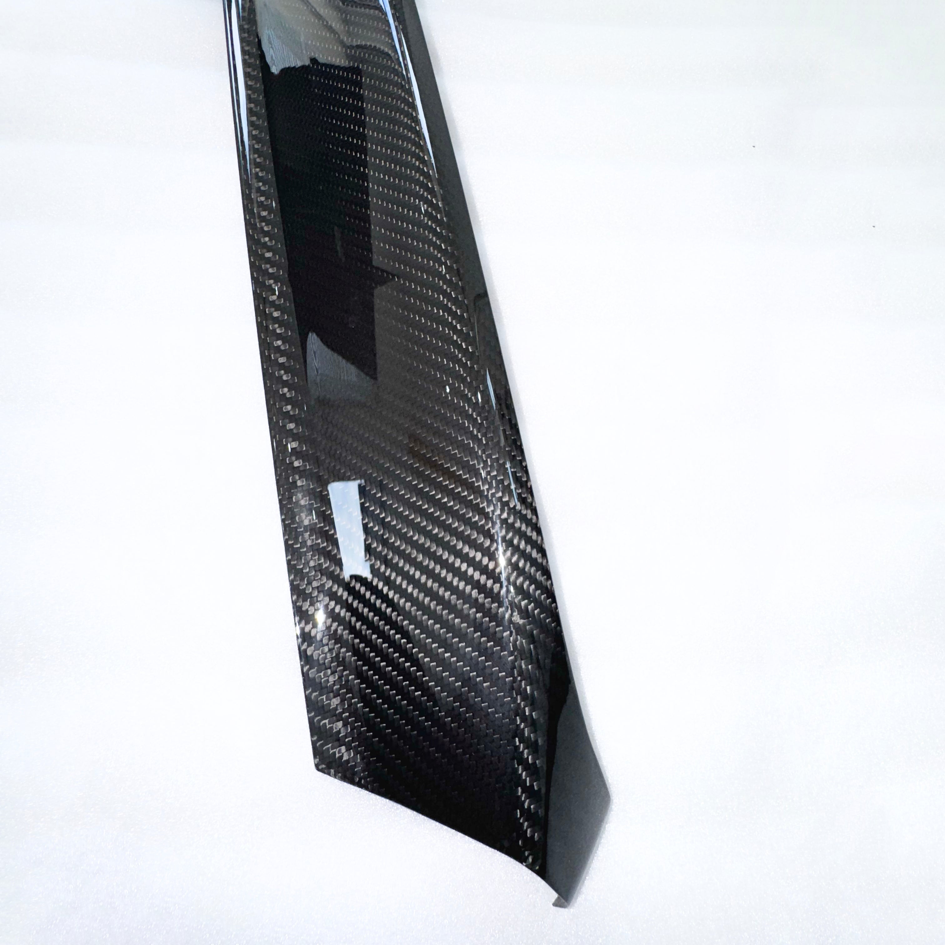 Dry Carbon Zierleiste Armaturenbrett passend für BMW M2 G87 / M3 G80 G81 / M4 G82 G83 / 3er G20 G21 / 4er G22 G23 G26 - Getsdowned