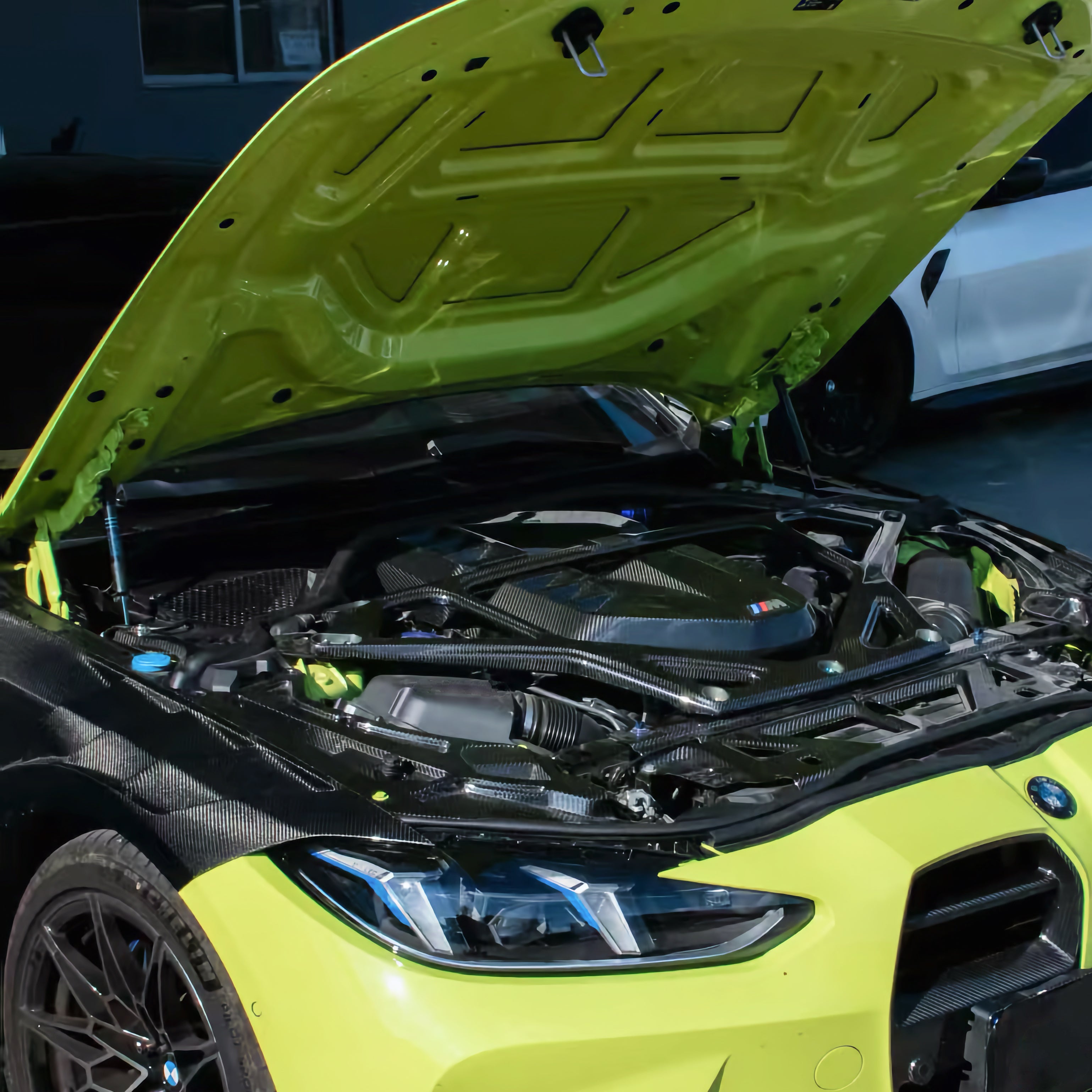 Dry Carbon Domstrebenset V4 passend für BMW M2 G87 / M3 G80 G81 / M4 G82 G83 - Getsdowned