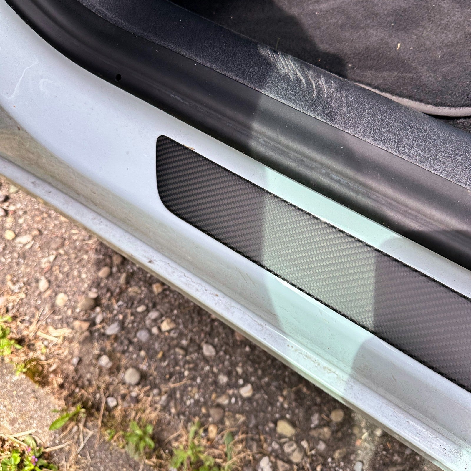DRY CARBON Performance TÜR Einstiegsleiste Blenden Aufsatz im Satz passend für TESLA MODEL Y - Getsdowned