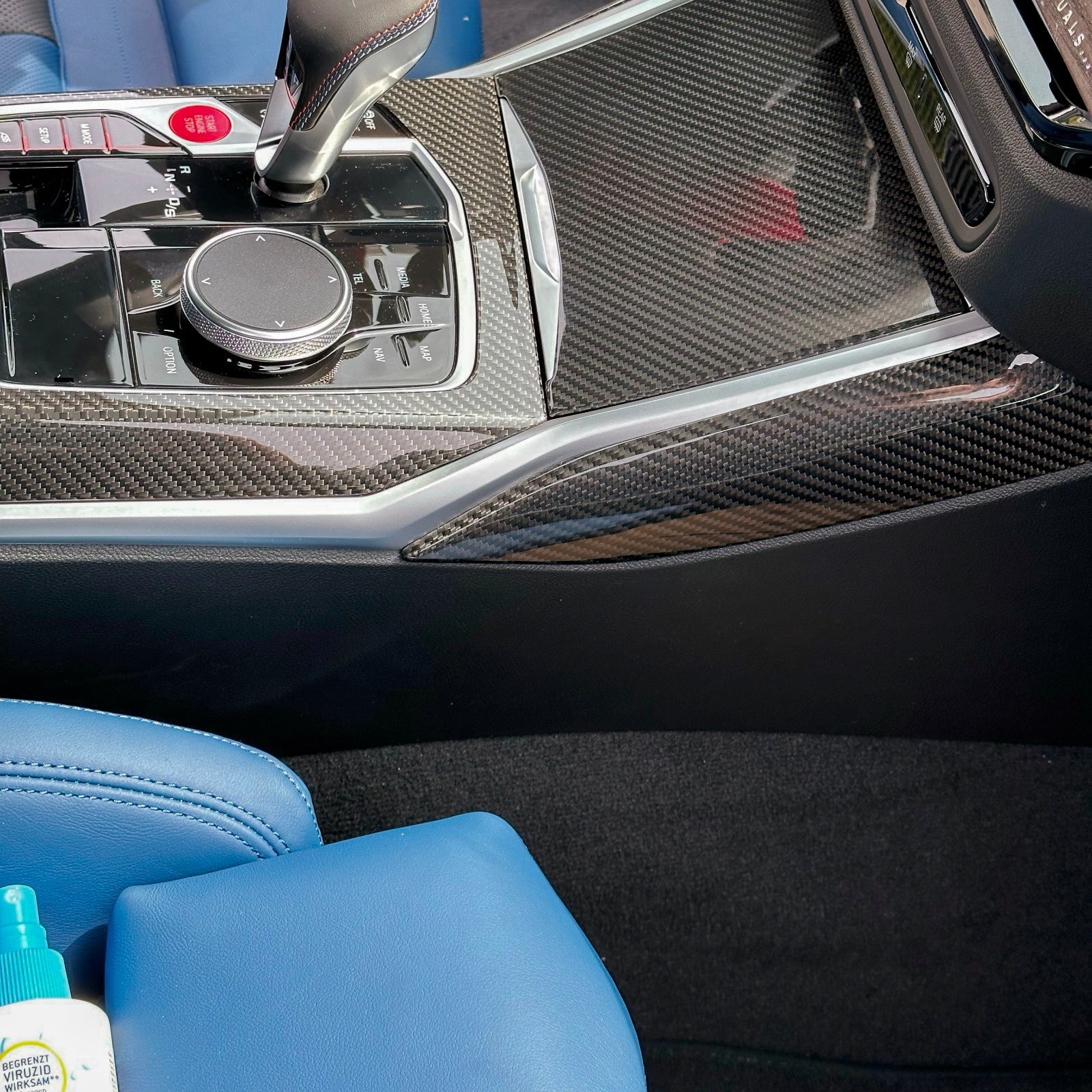Dry Carbon Mittelkonsolen Seiten Blenden passend für BMW G20 G21 G22 G23 G26 G42 G80 G81 G82 G83 G87 - Getsdowned
