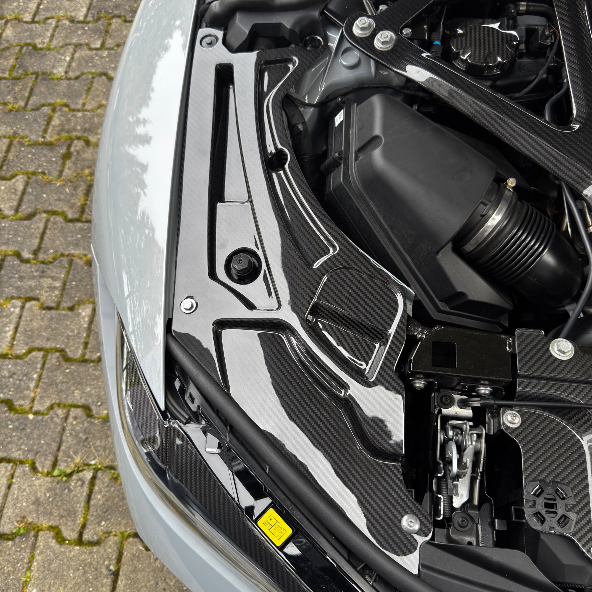 Dry Carbon Motorraum Abdeckung passend für BMW M3 M4 G80 G81 G82 G83 inkl. LCI und CS - Getsdowned
