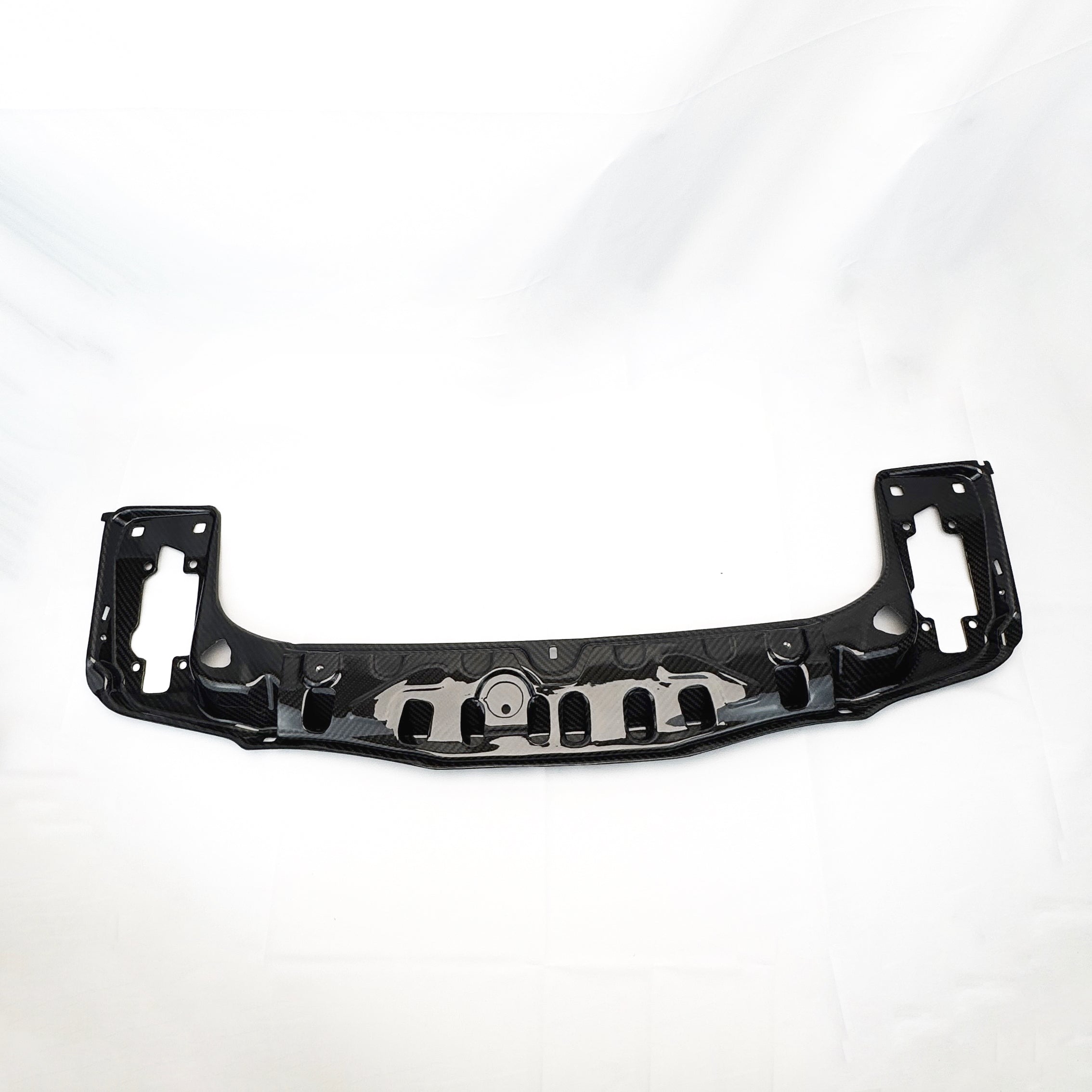 Dry Carbon Slam-Panel Kühlerstützstrebe passend für BMW F22 F23 F30 F31 F34 F35 F32 F33 F36 M3 F80 M4 F82 F83 M2 F87 - Getsdowned