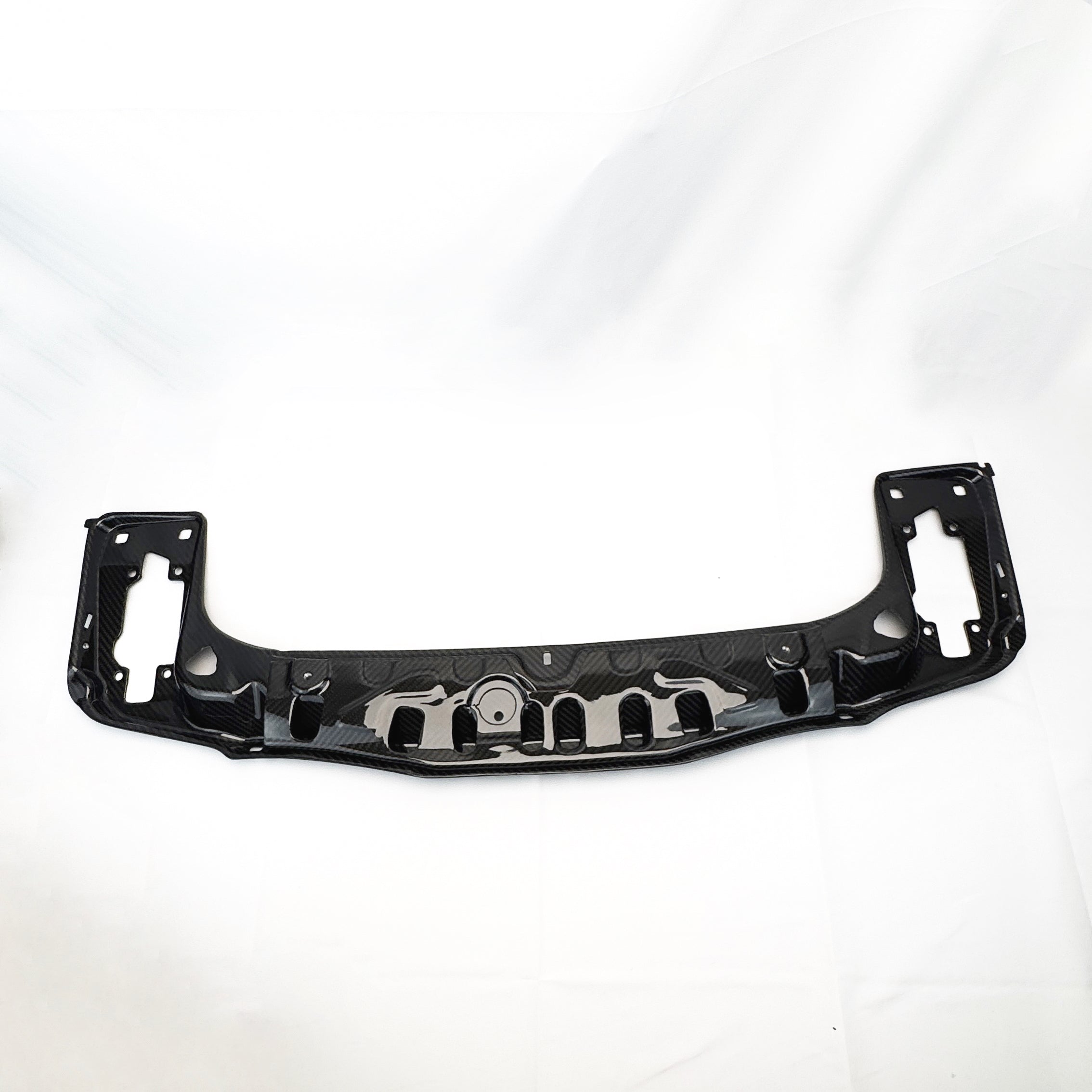 Dry Carbon Slam-Panel Kühlerstützstrebe passend für BMW F22 F23 F30 F31 F34 F35 F32 F33 F36 M3 F80 M4 F82 F83 M2 F87 - Getsdowned