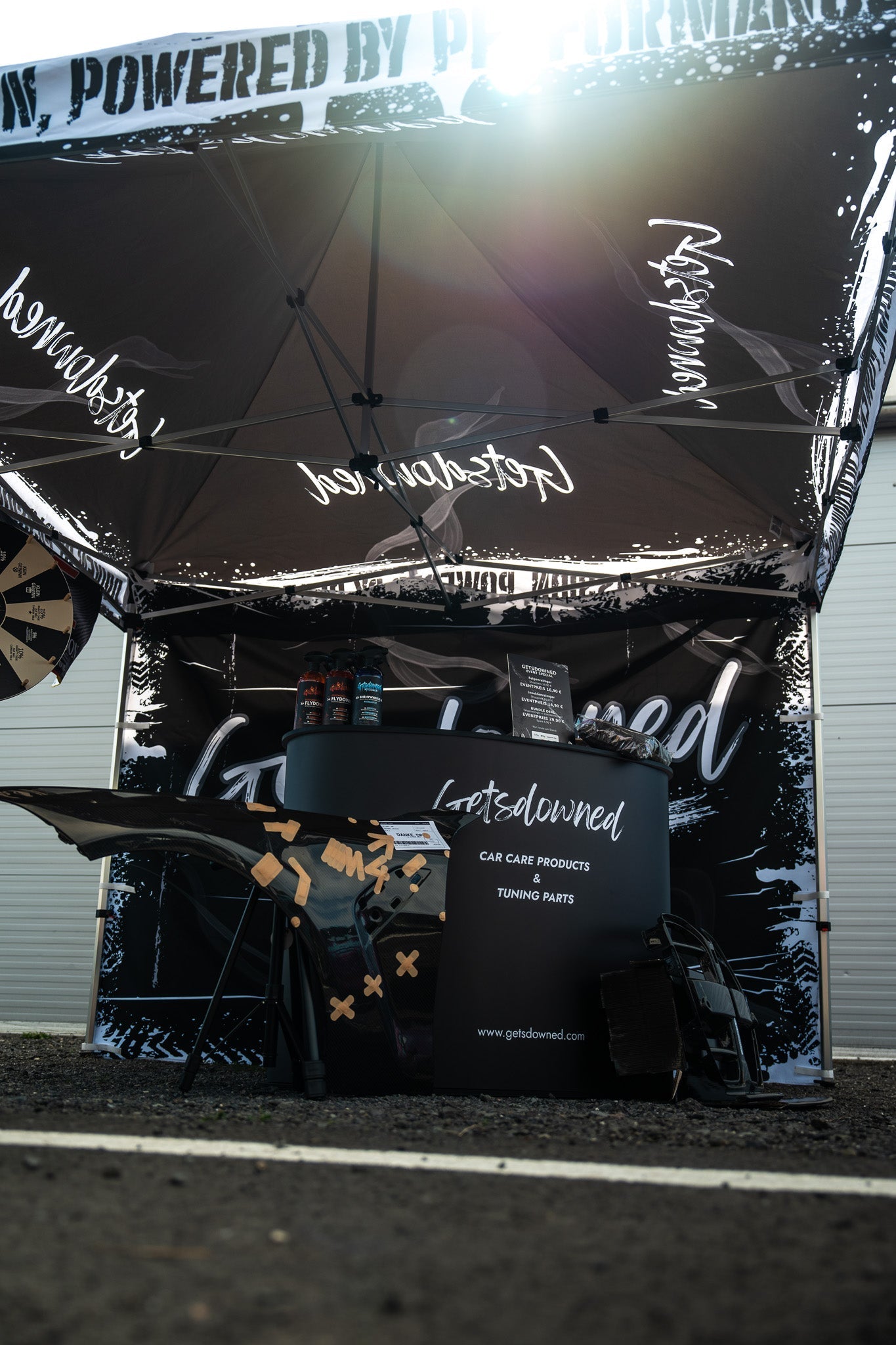 Getsdowned-Stand mit schwarzem Zelt und Theke bei den PZ Days 2026 am Spreewaldring