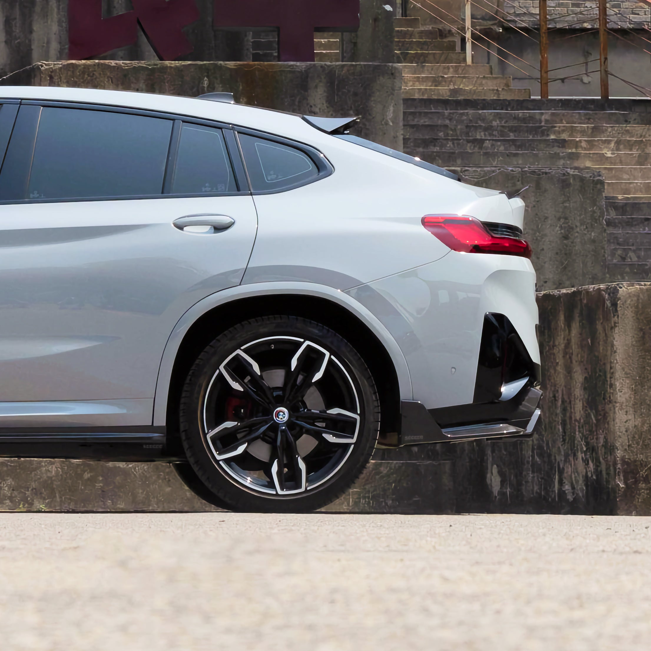 Dry-Carbon Dachspoiler-Lippe passend für BMW X4M F98 LCI & X4 G02 LCI – Echtcarbon-Heckabschluss