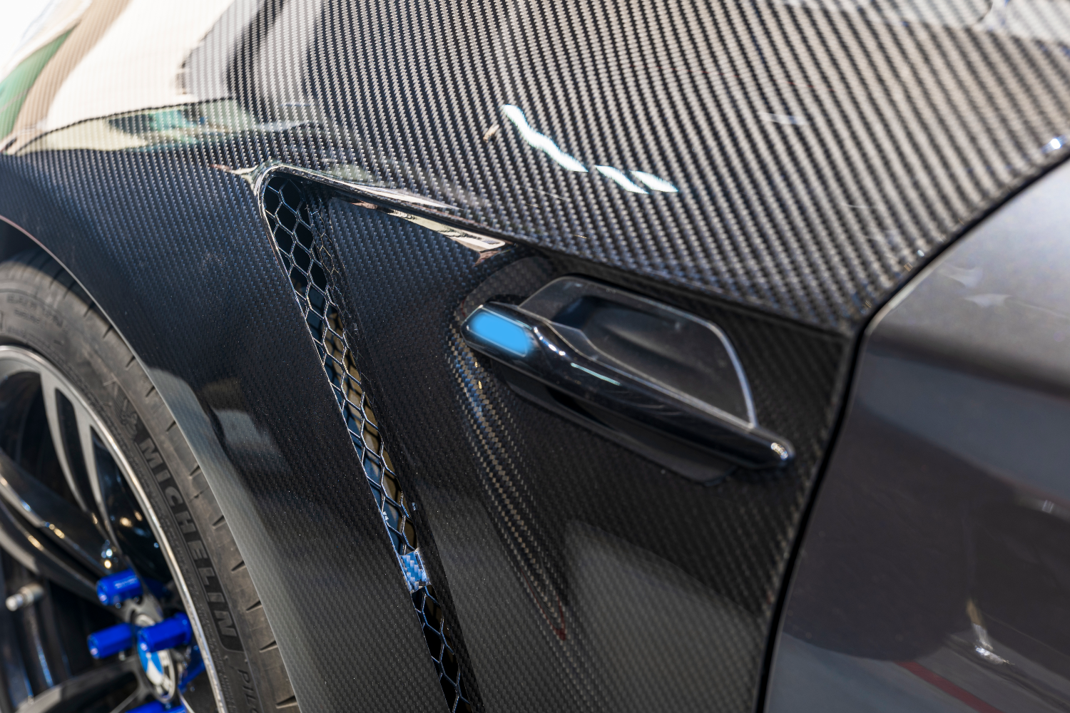 Carbon Kotflügel passend für BMW M2 F87 / Competition / CS – Dry Carbon