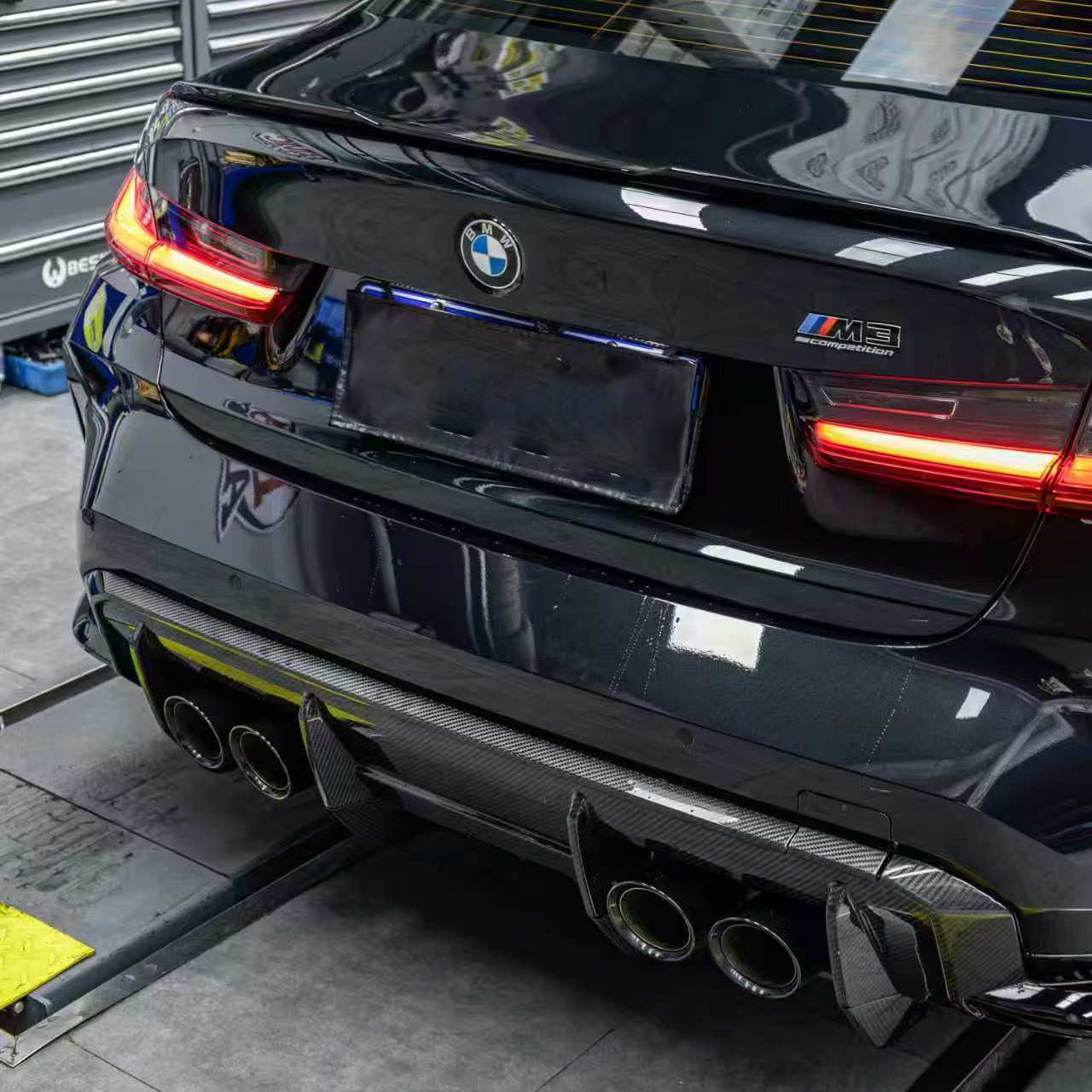 Carbon Heckdiffusor im Racing-Stil passend für BMW M3 G80/G81 u.a. LCI