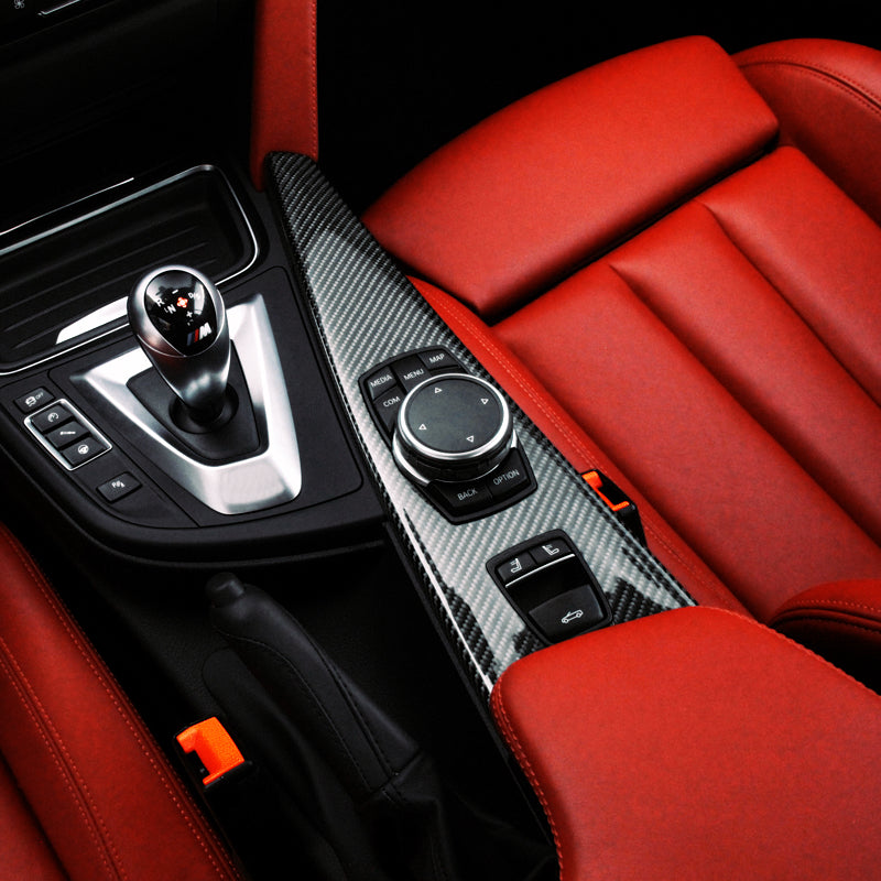 Carbon Mittelkonsolen-Cover passend für BMW 3er/4er F3x & M3 F80/M4 F82 – Cockpit in Sichtcarbon