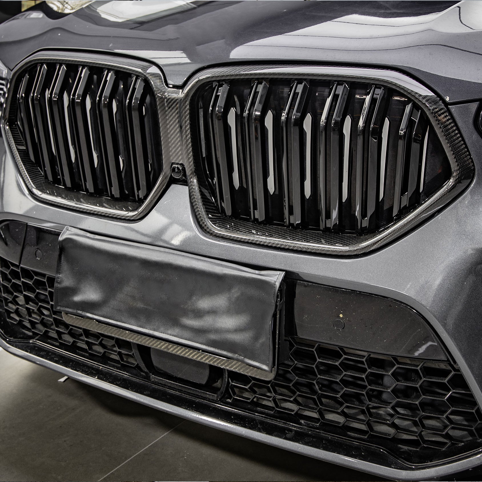 Dry Carbon Kühlergrill Nieren für BMW X6 G06 LCI & X6M F96 LCI