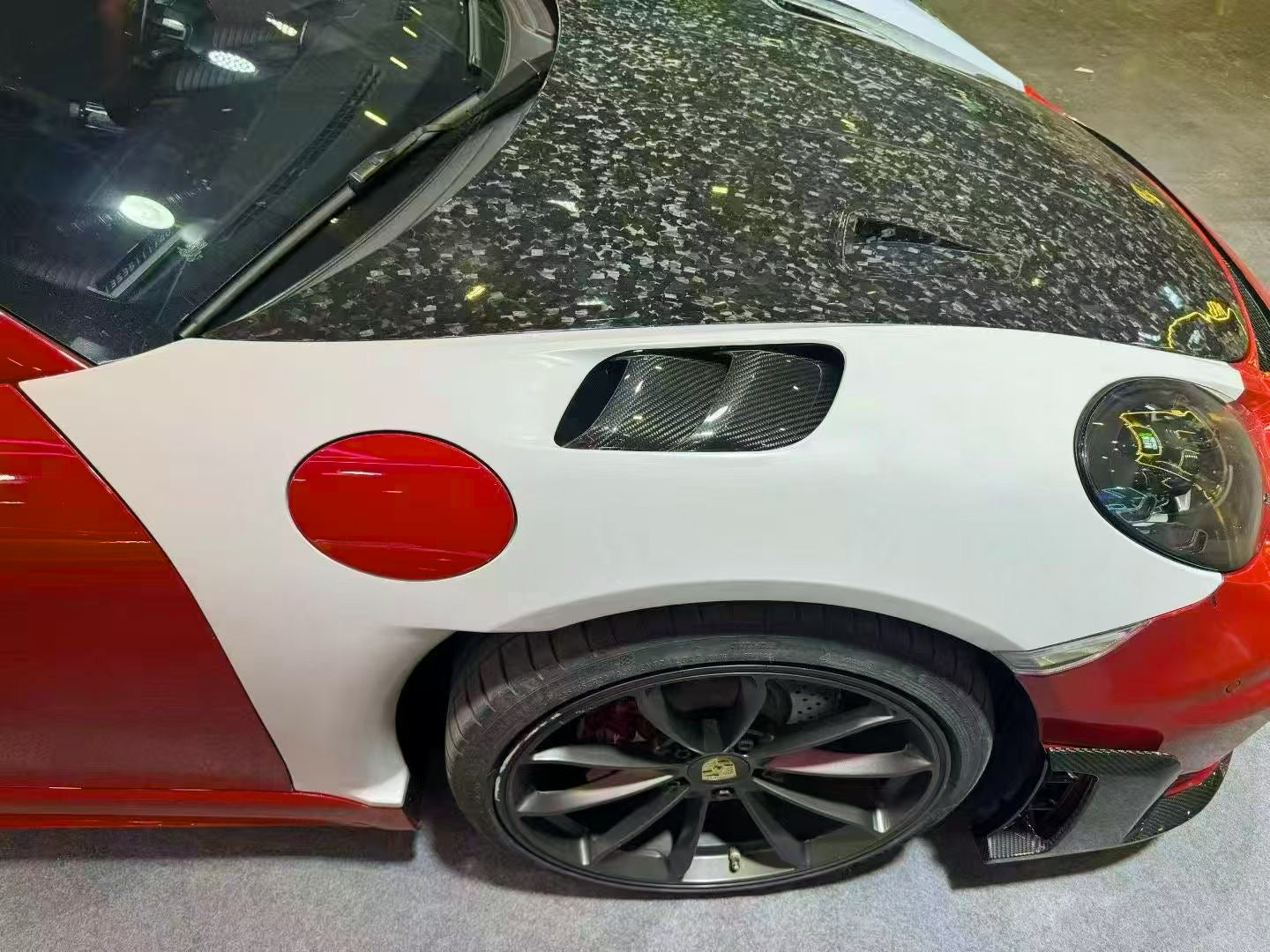 Dry-Carbon Kotflügel passend für Porsche 718 (982.1/982.2) – echtes Autoklav-Carbon
