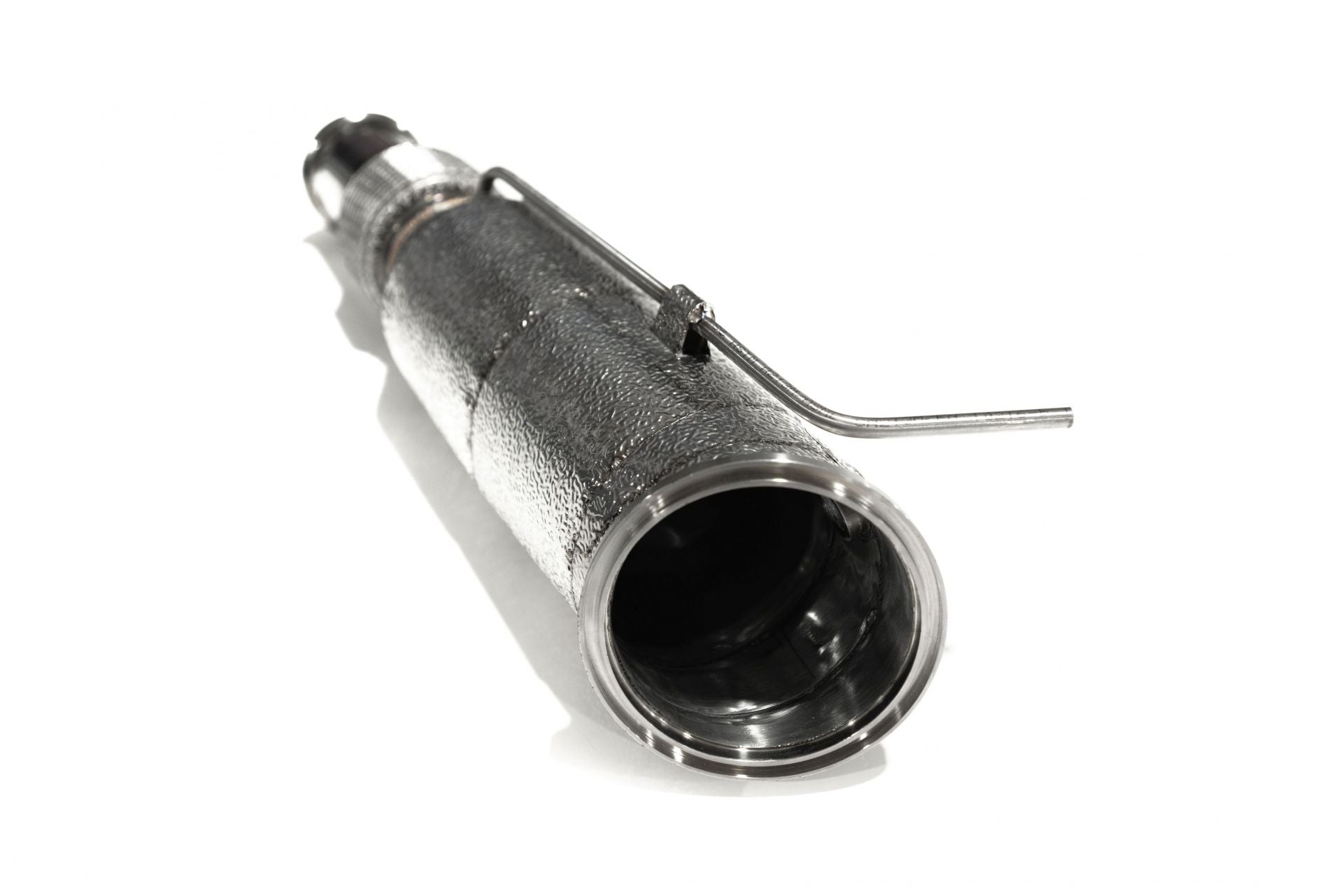Aulitzky ECE Downpipe für BMW 740i G11 G12 B58 OPF mit Sportkat, zeigt die sportliche Auspuffanlage und Anschlussdetails.