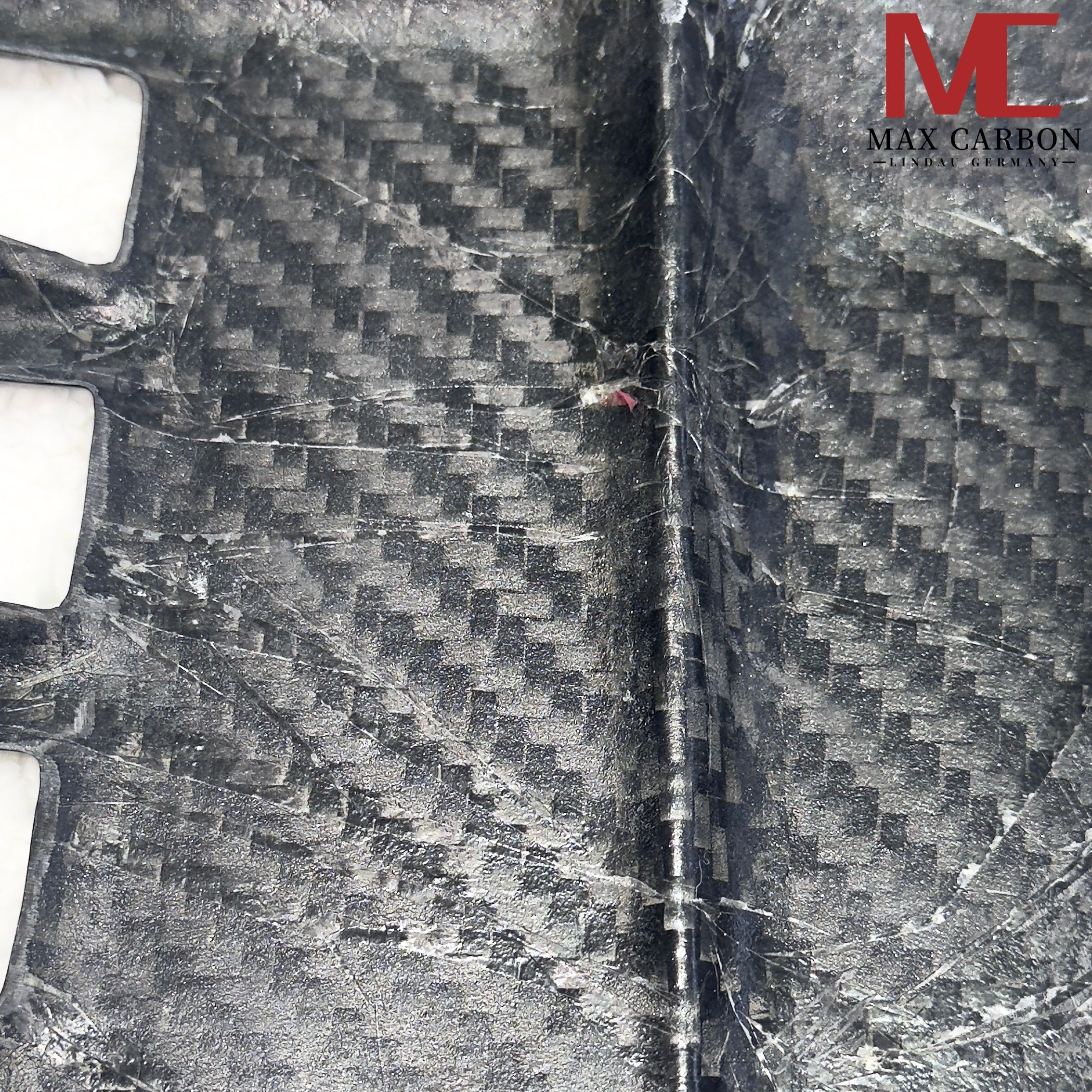 Dry-Carbon Motorabdeckung (Groß) passend für BMW M2 G87 / M3 G80 / G81 / M4 G82 / G83 – Engine Bay Upgrade