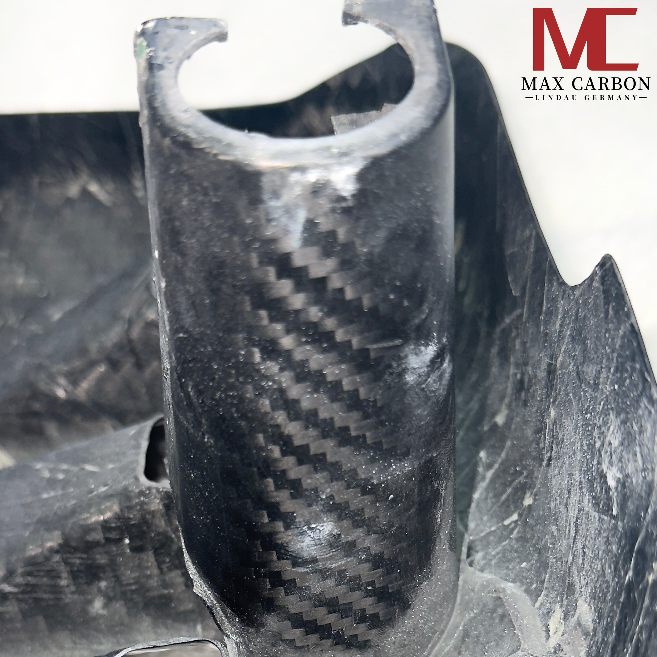 Dry-Carbon Motorabdeckung (Groß) passend für BMW M2 G87 / M3 G80 / G81 / M4 G82 / G83 – Engine Bay Upgrade