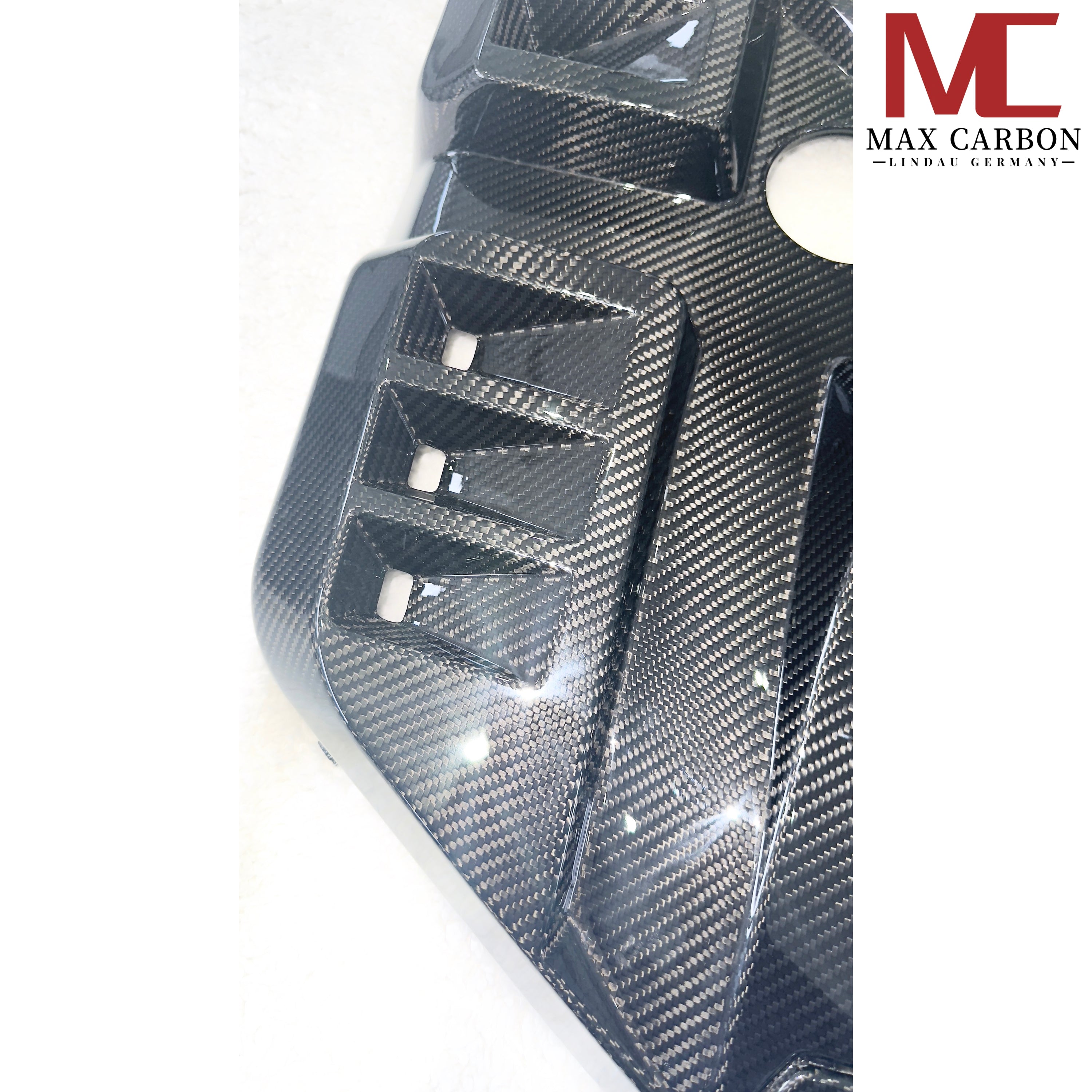 Dry-Carbon Motorabdeckung (Groß) passend für BMW M2 G87 / M3 G80 / G81 / M4 G82 / G83 – Engine Bay Upgrade