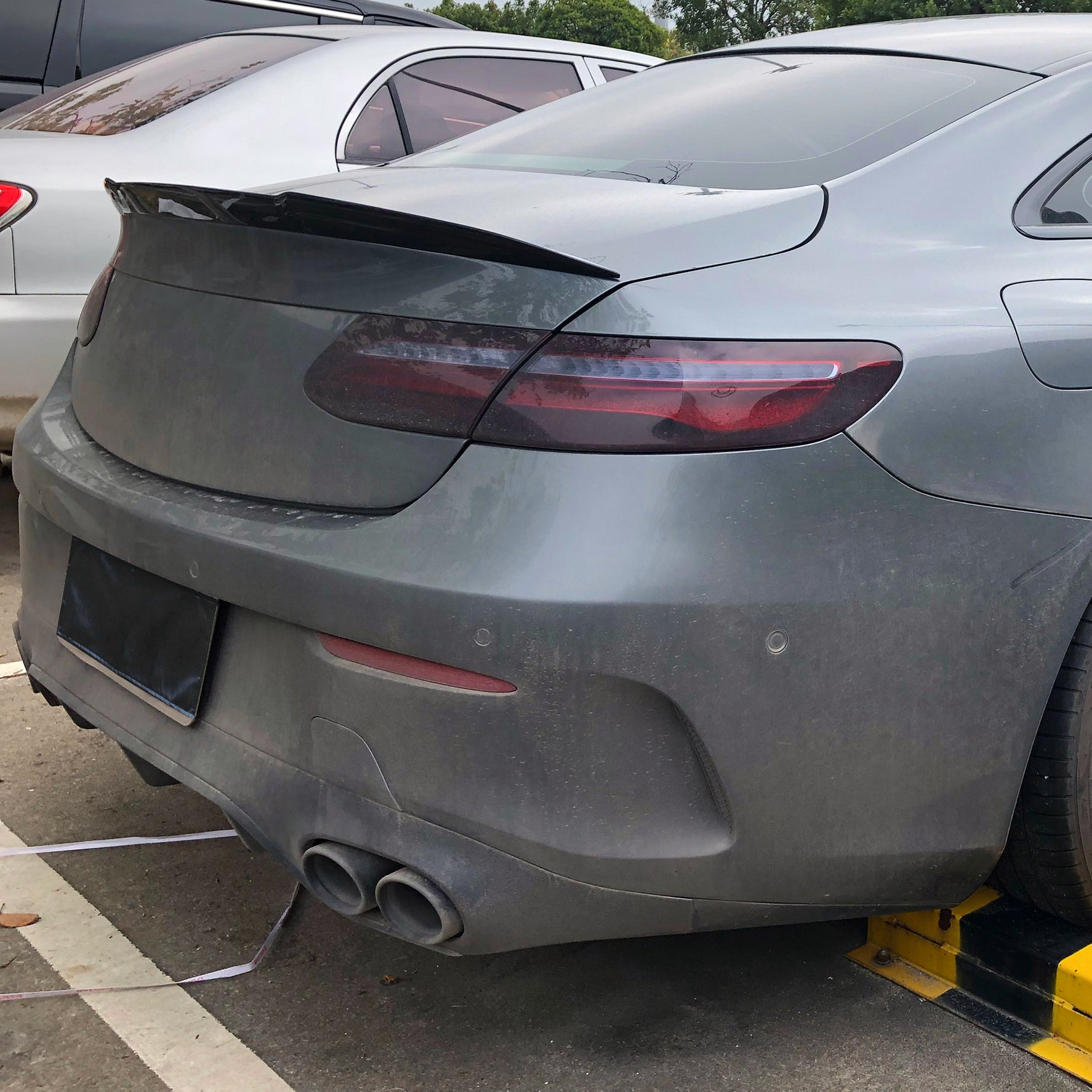 Dry Carbon Heck Spoiler "Ducktail" für Mercedes Benz E Class W238 OE Style