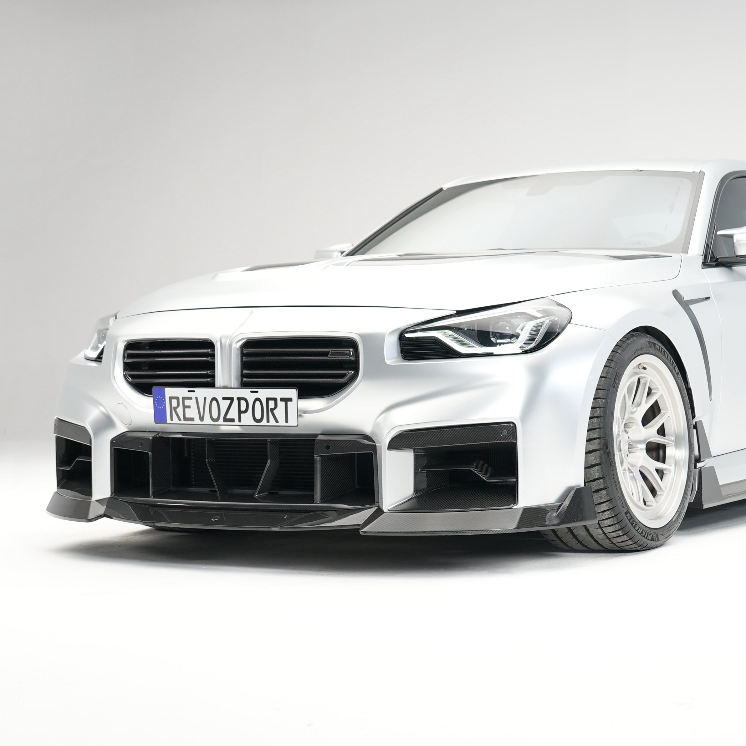 Dry-Carbon Lufteinlass Mitte RZ passend für BMW M2 G87 – Aggressive Luftführung