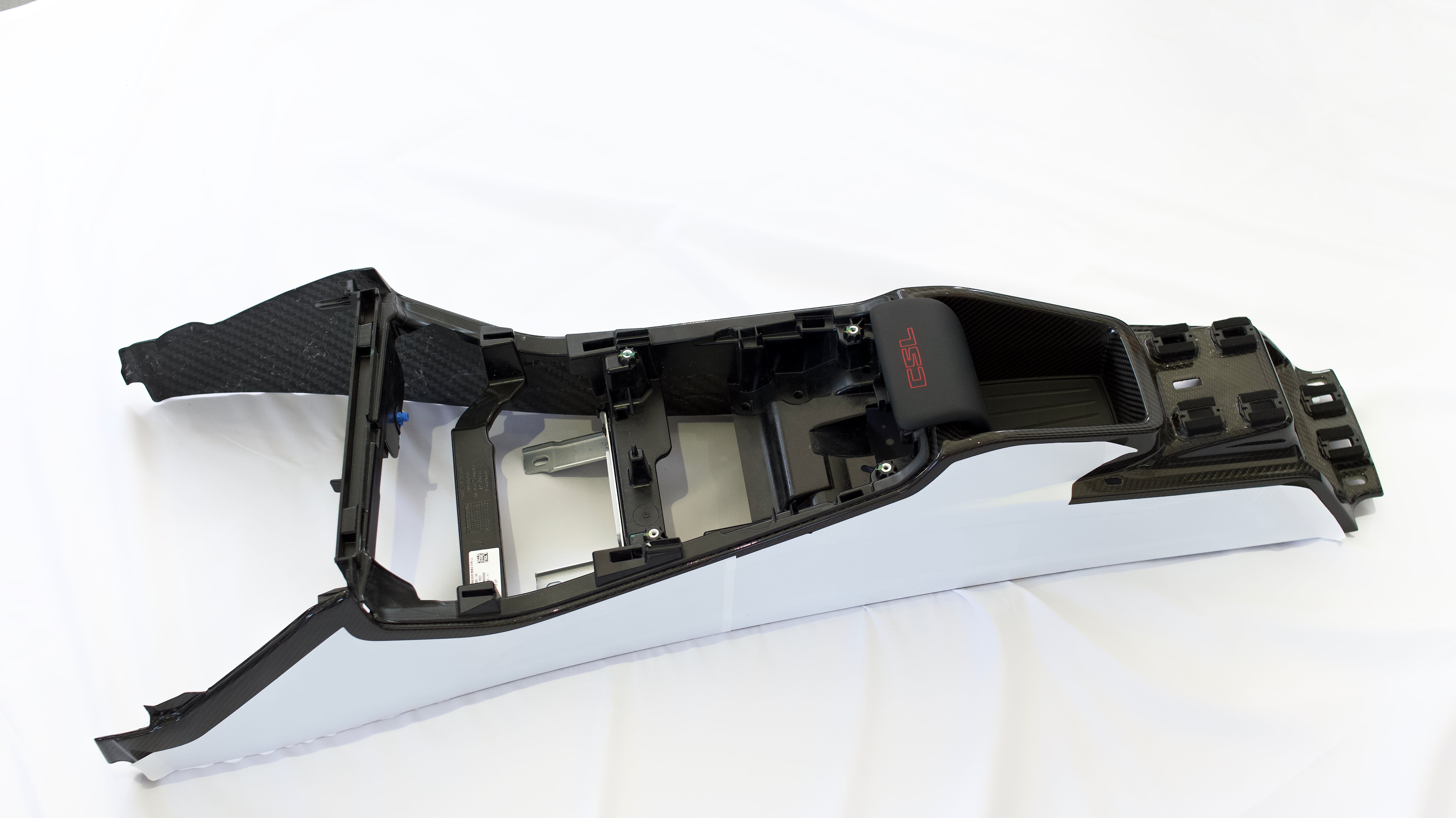 Original BMW Mittelkonsole mit Mittelarmlehne passend für BMW M2 G87 - Getsdowned