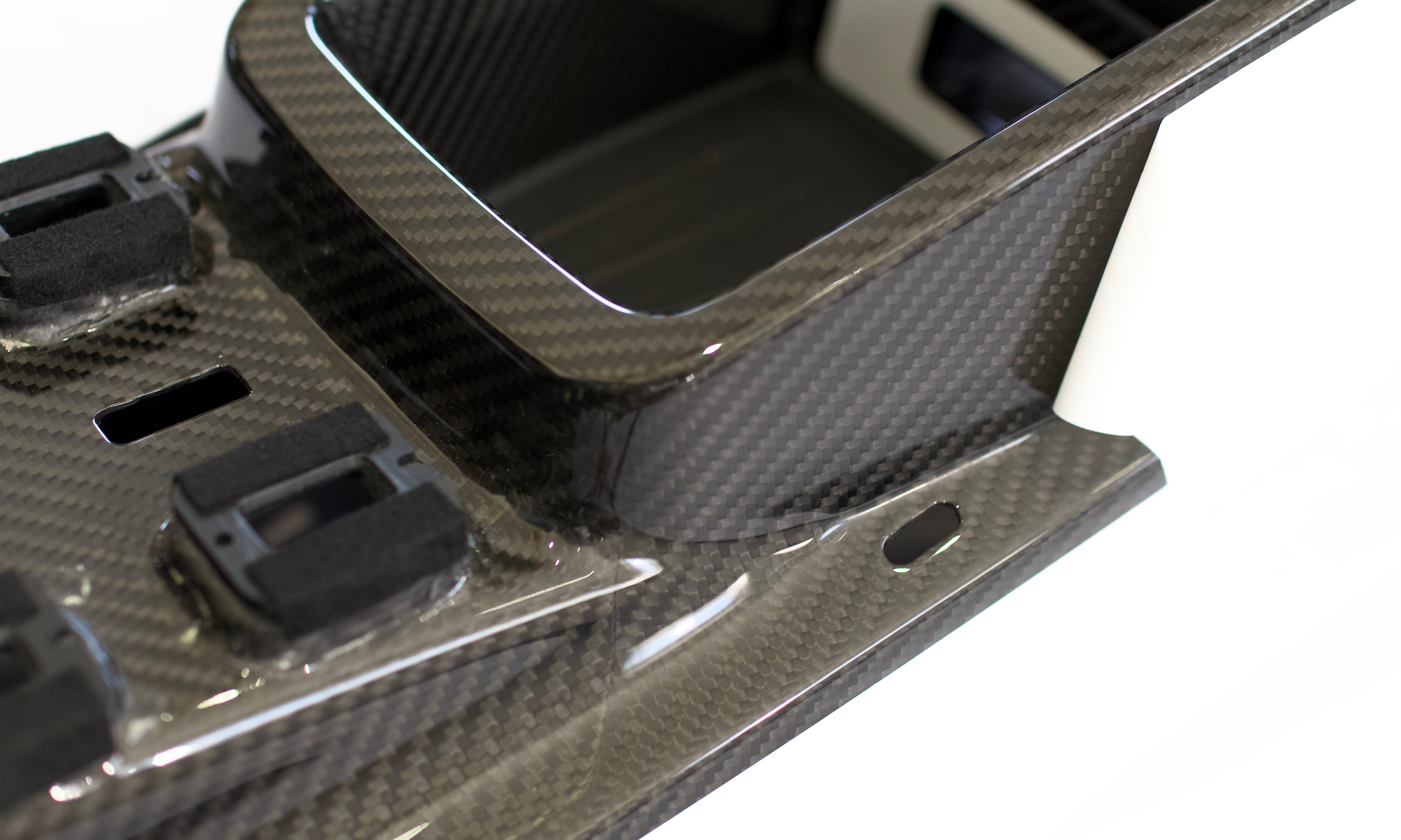 Original BMW Mittelkonsole mit Mittelarmlehne passend für BMW M2 G87 - Getsdowned