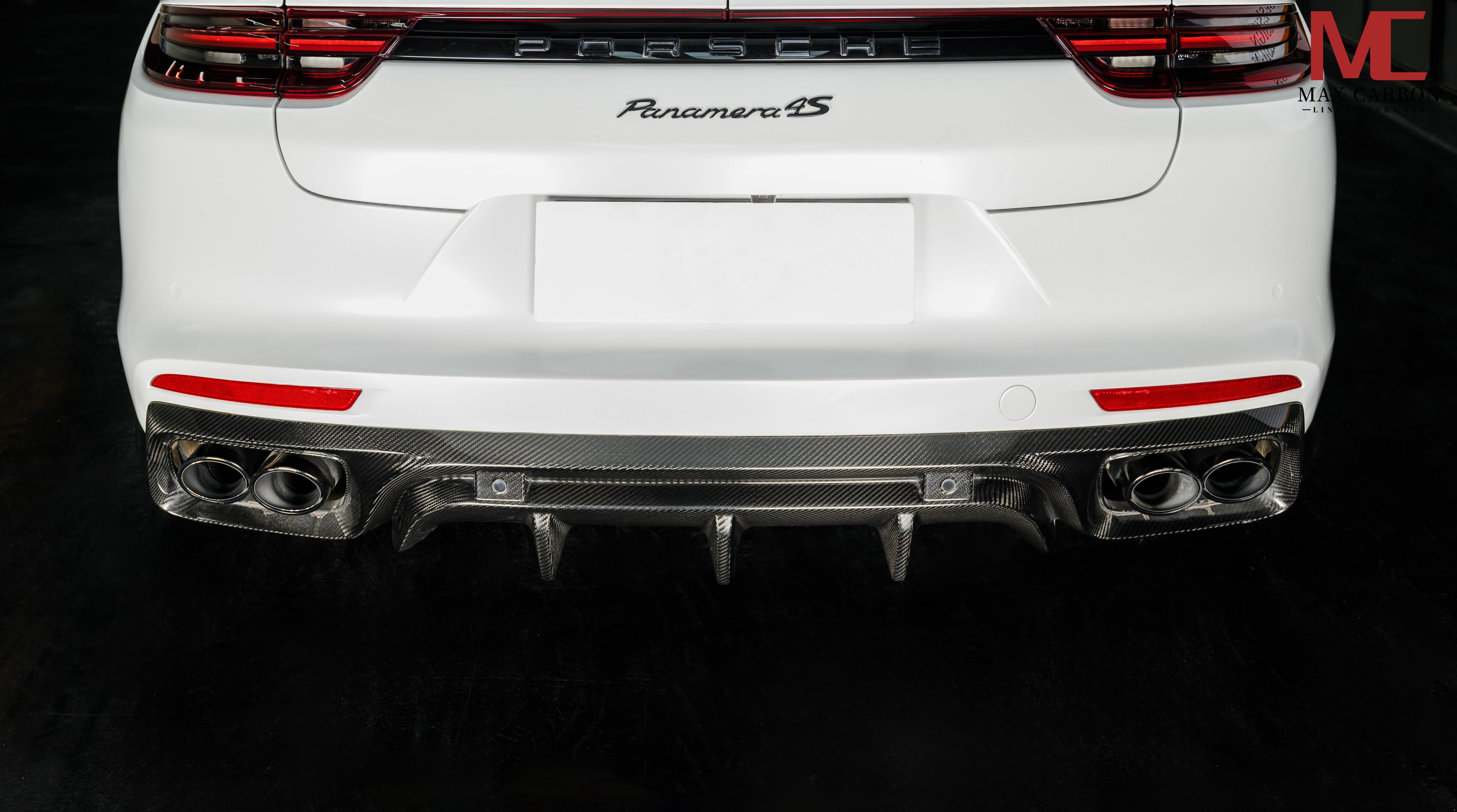 Carbon Heckdiffusor passend für Porsche Panamera 971 – aggressiver Heckabschluss