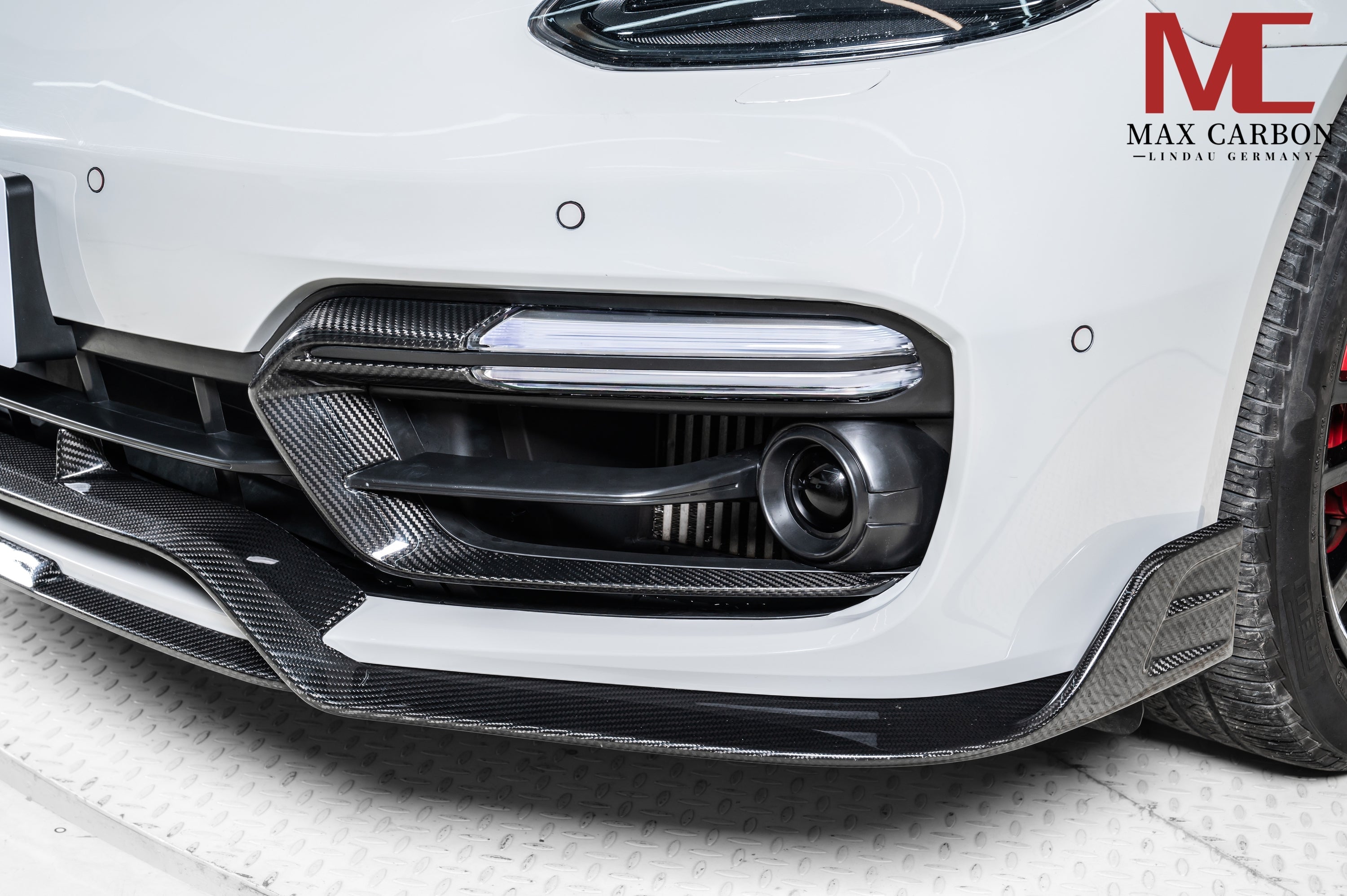 Carbon Frontlippe passend für Porsche Panamera 971 GTS – schärferer Frontauftritt