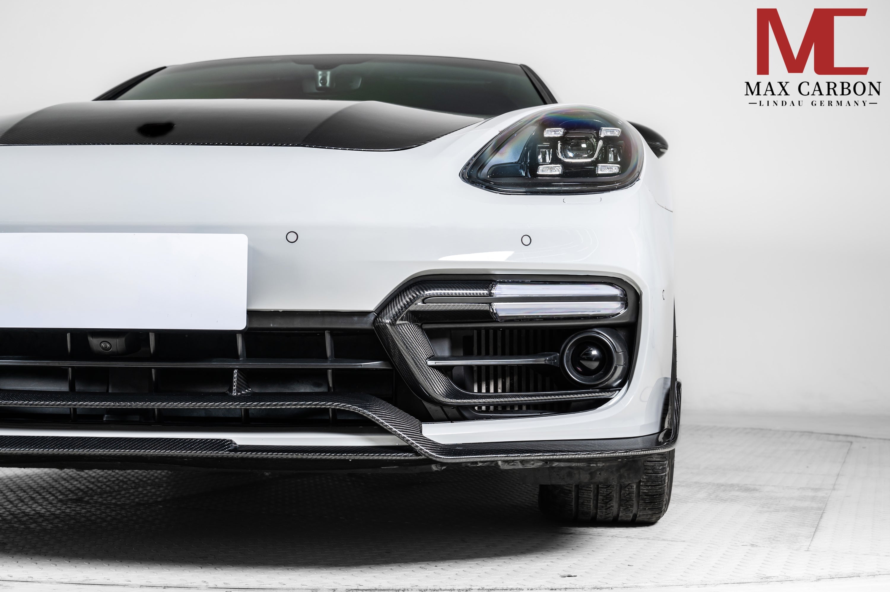 Carbon Frontlippe passend für Porsche Panamera 971 GTS – schärferer Frontauftritt