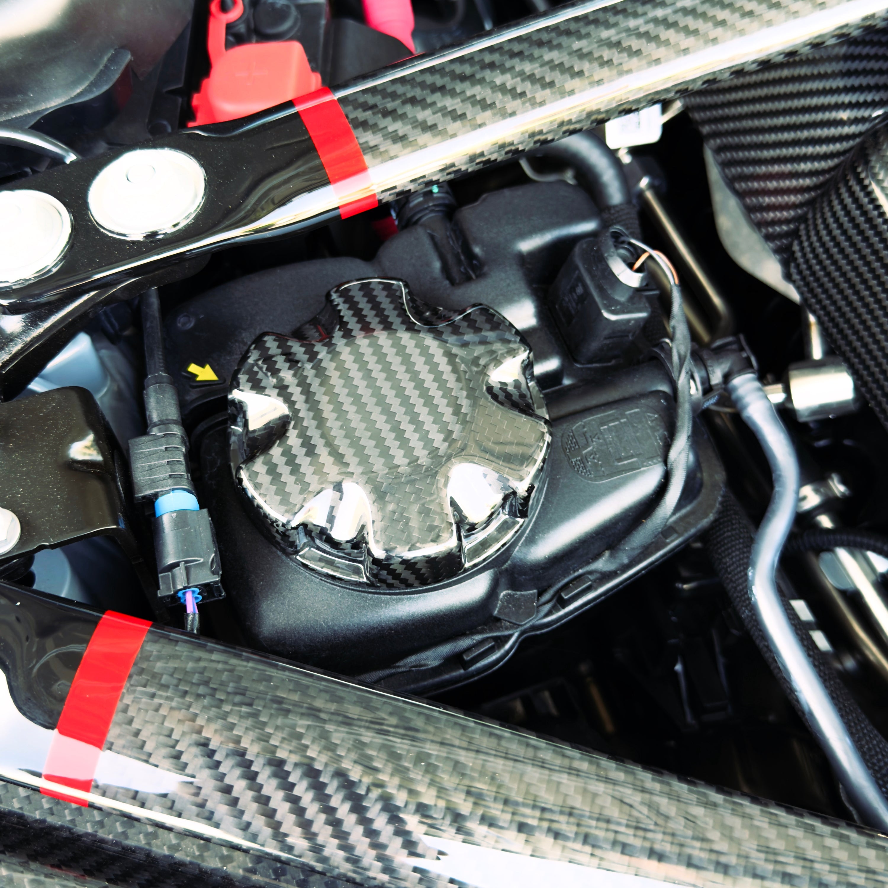 Dry-Carbon Deckel Set (Öl / Wasser / Klima) passend für BMW M2 G87 / M3 G80 / G81 / M4 G82 / G83 / X3M F97 / X4M F98 – Engine Details