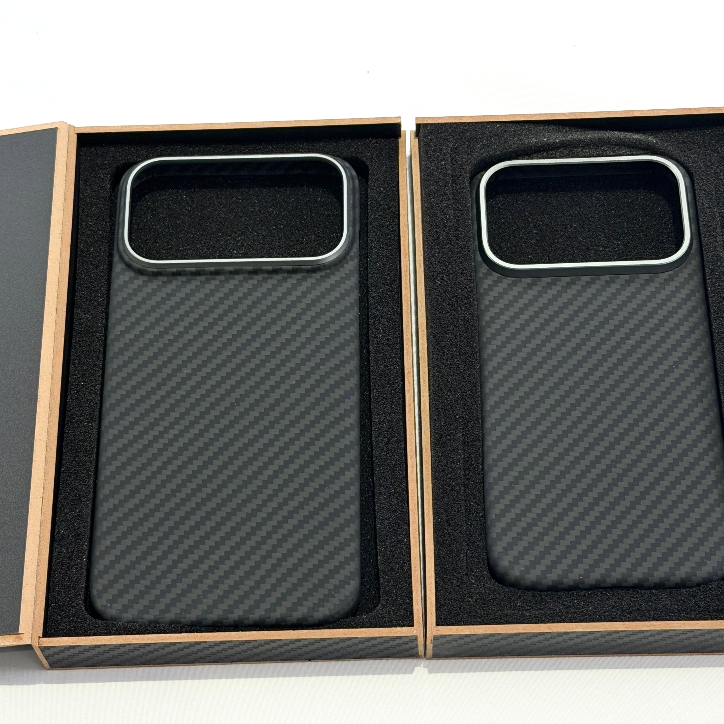 Kevlar-Handyhülle in Carbon-Optik passend für iPhone 17/17 Pro u.a. - Getsdowned