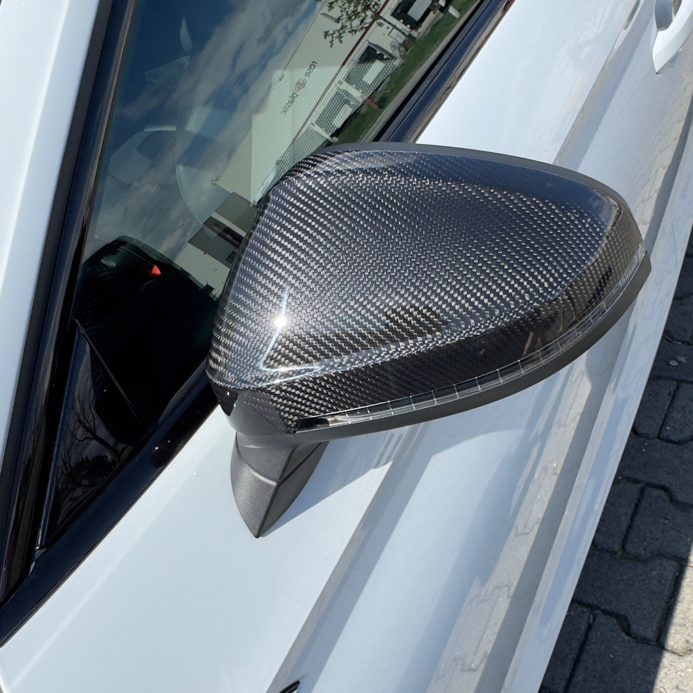 Dry-Carbon Spiegelkappen passend für Audi A4 S4 RS4 / A5 S5 RS5 B9 – Carbon-Spiegeloptik