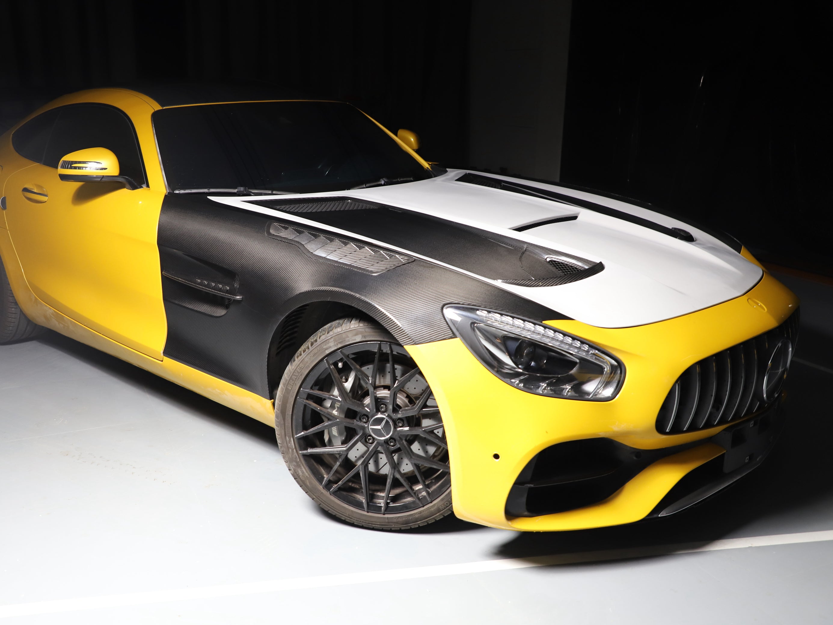 Dry-Carbon Kotflügel passend für Mercedes-Benz AMG GT / GTS / GTC / GTR / Black Series – Leichtbau-Kotflügel
