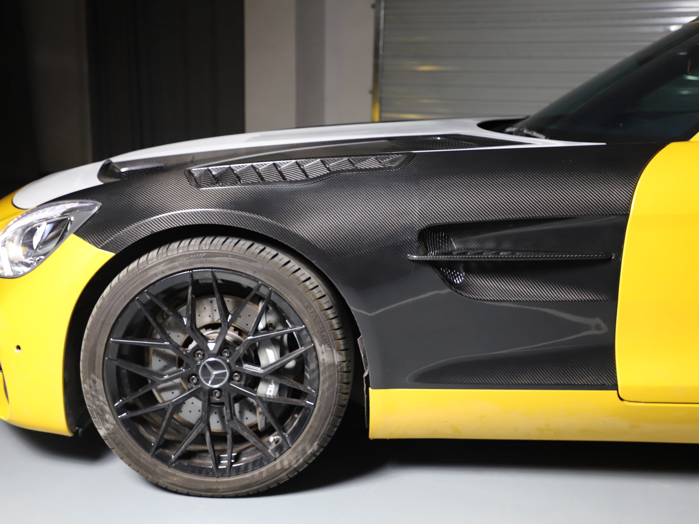 Dry-Carbon Kotflügel passend für Mercedes-Benz AMG GT / GTS / GTC / GTR / Black Series – Leichtbau-Kotflügel