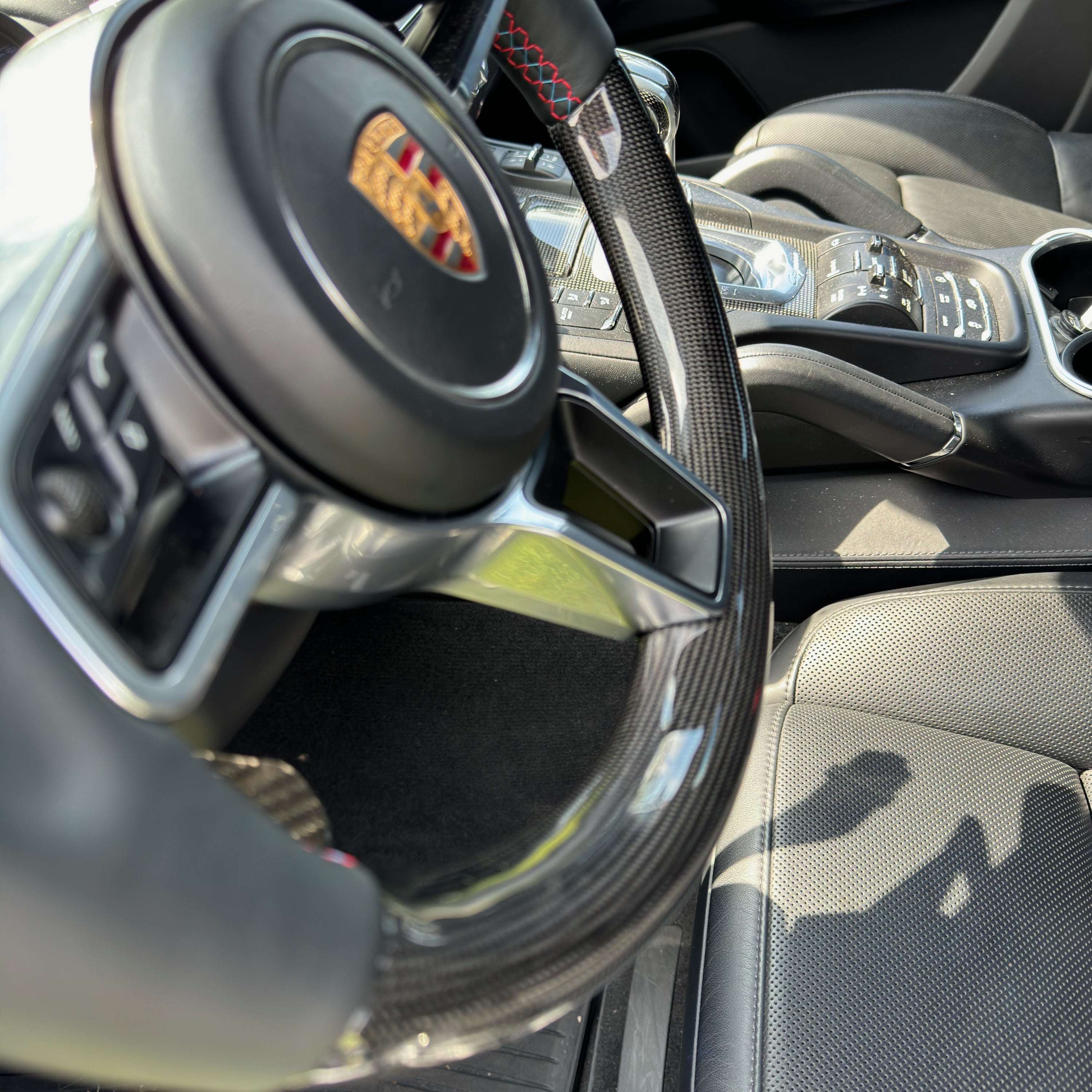 Dry-Carbon Lenkrad passend für Porsche 911 Cayenne Macan Cayman Boxster Panamera – Cockpit-Veredelung