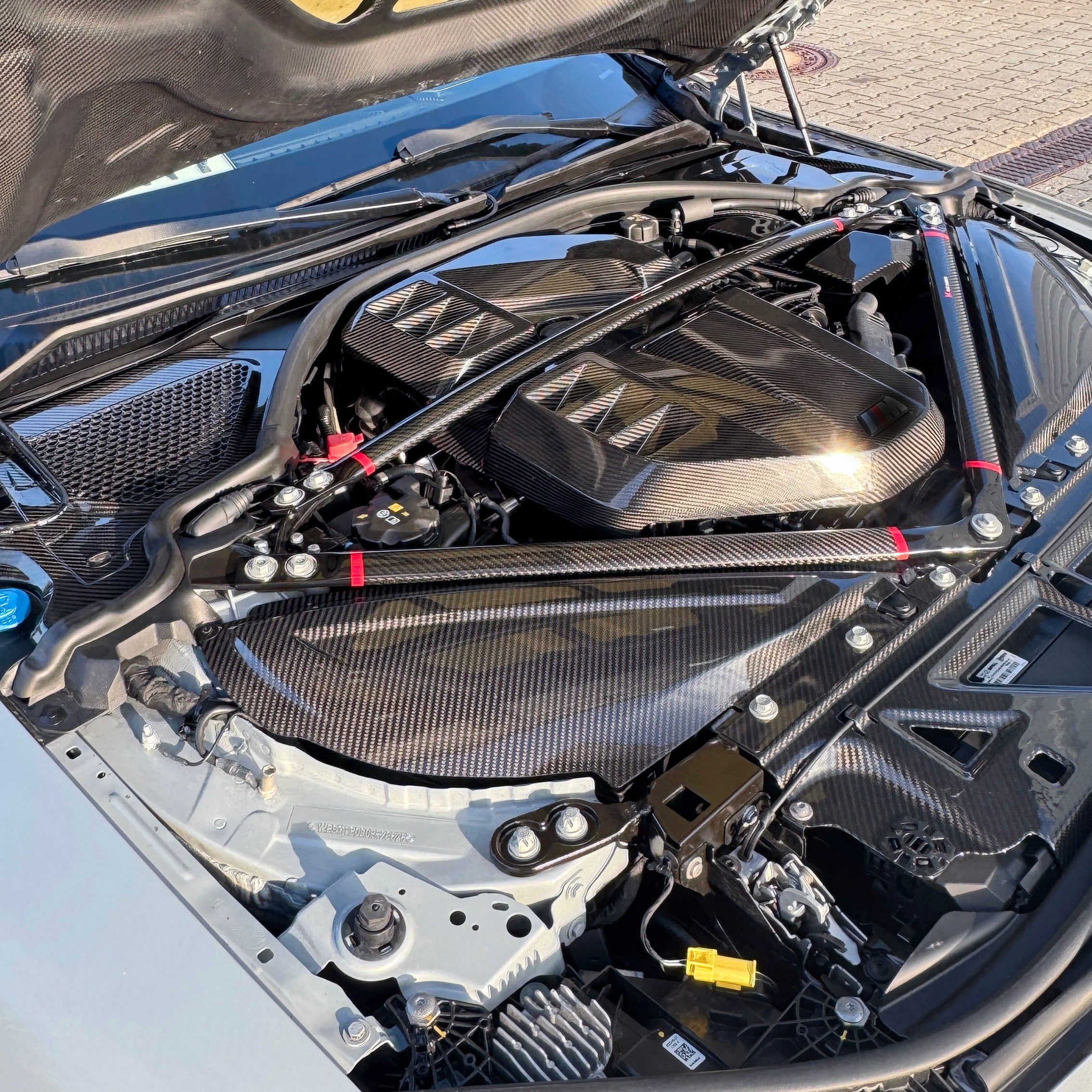 Dry Carbon Domstrebenset V2 für BMW M2 G87 / M3 G80 G81 / M4 G82 G83