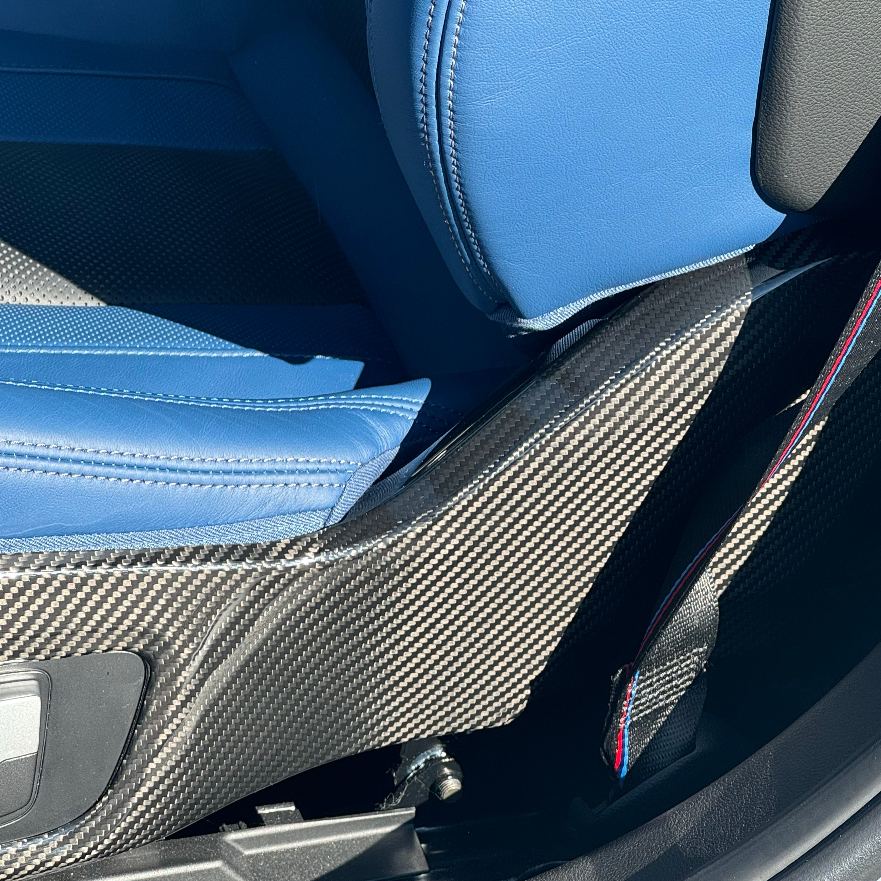 Dry-Carbon Sitzblenden passend für BMW M5 F90 / 5er G30 G31 – Carbon-Interieur