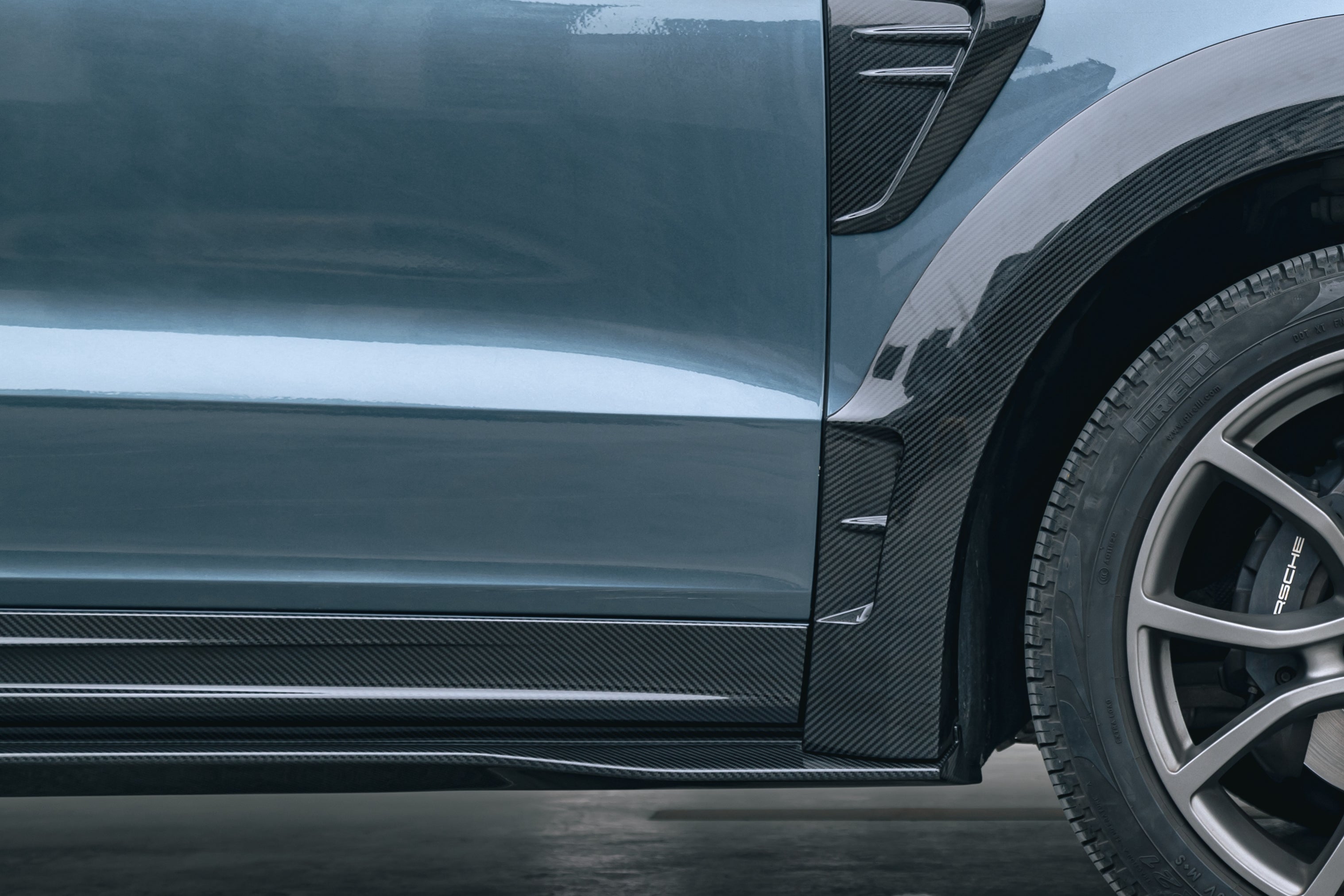 Dry-Carbon Seitenschweller passend für Porsche Cayenne SUV & Coupé (9YA/9YB, .2) – tieferer Look