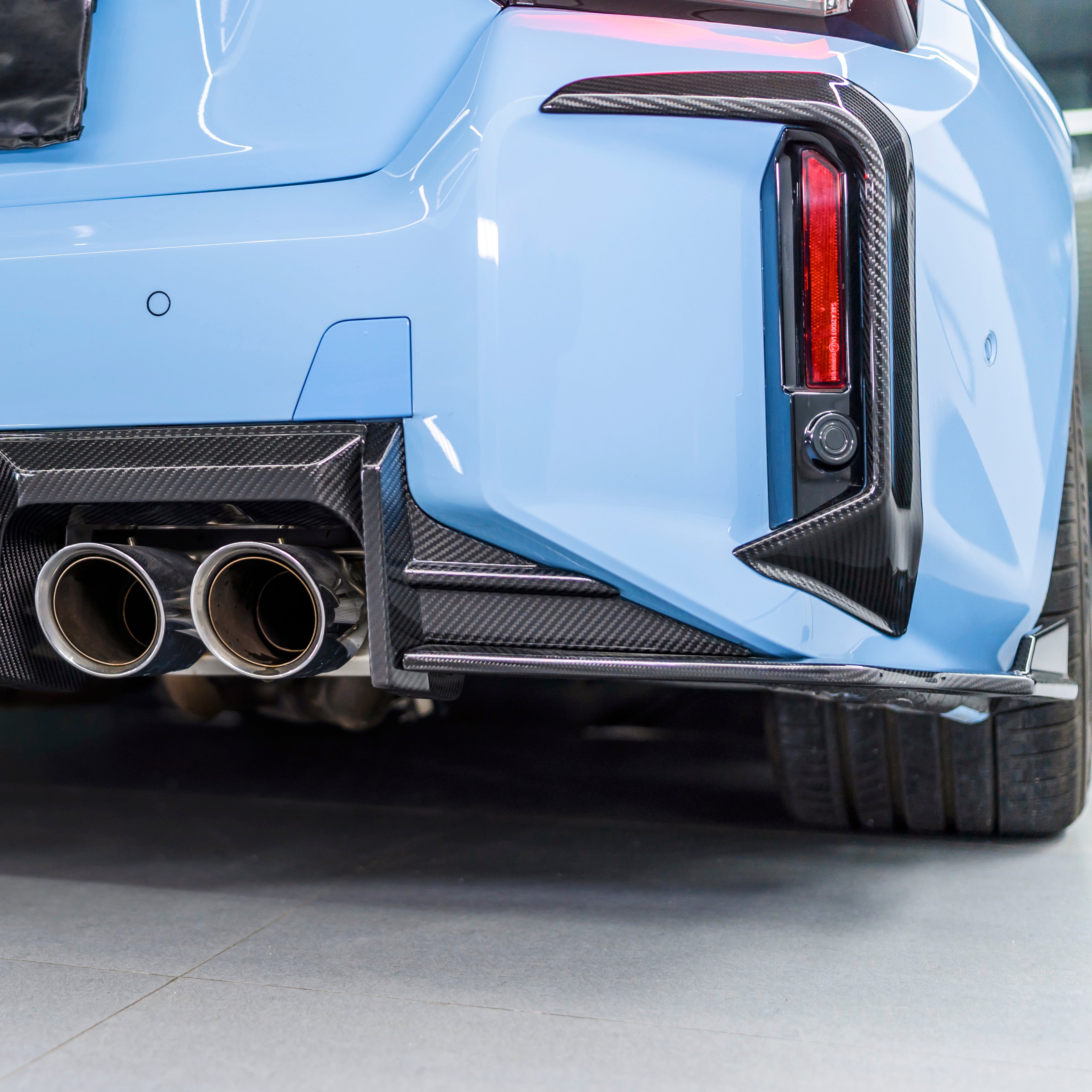 Dry Carbon Stoßstangenaufsatz in L-Form "KB Design" passend für BMW M2 G87