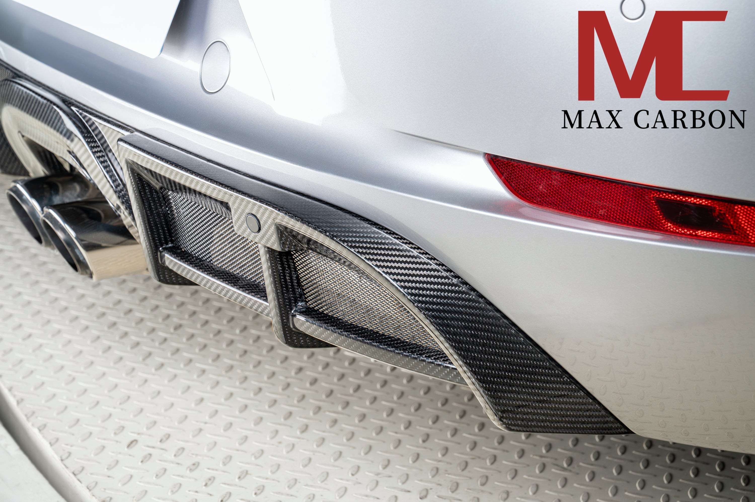 Dry-Carbon Heckdiffusor GTS-Style passend für Porsche Cayman & Boxster 982 – Rennstrecken-Optik