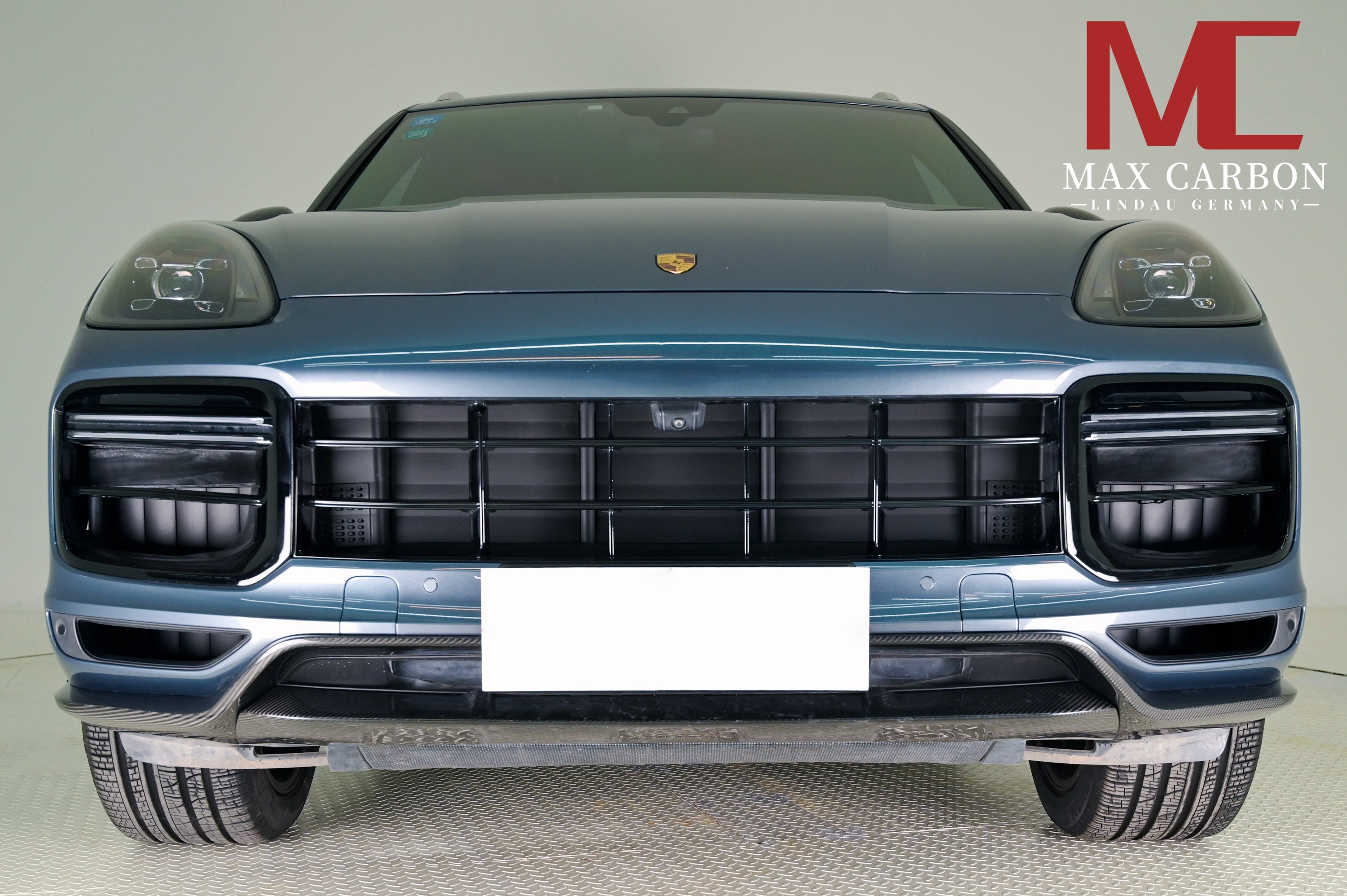 Dry-Carbon Frontlippe passend für Porsche Cayenne Turbo S & GTS (9YA) – schärferer Frontsplitter