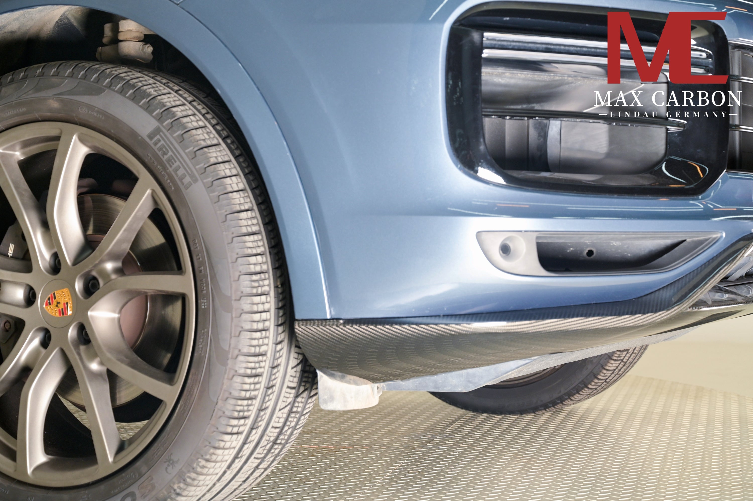 Dry-Carbon Frontlippe passend für Porsche Cayenne Turbo S & GTS (9YA) – schärferer Frontsplitter