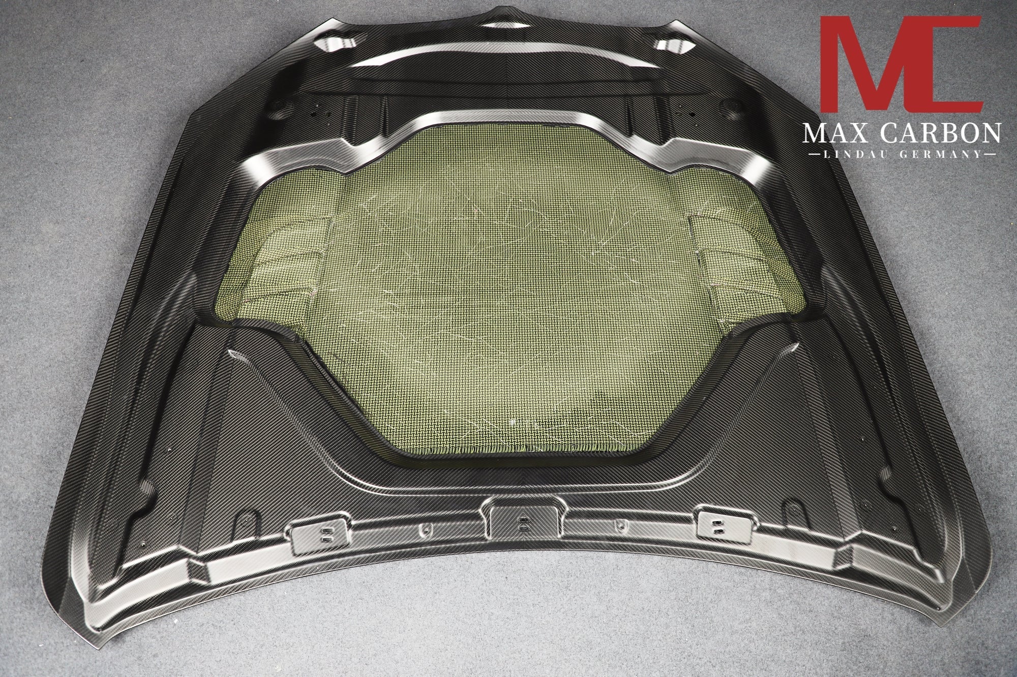 Dry-Carbon Sport-Motorhaube passend für BMW 8er G14/G15/G16 inkl. M8 – Carbon-Kevlar-Leichtbau