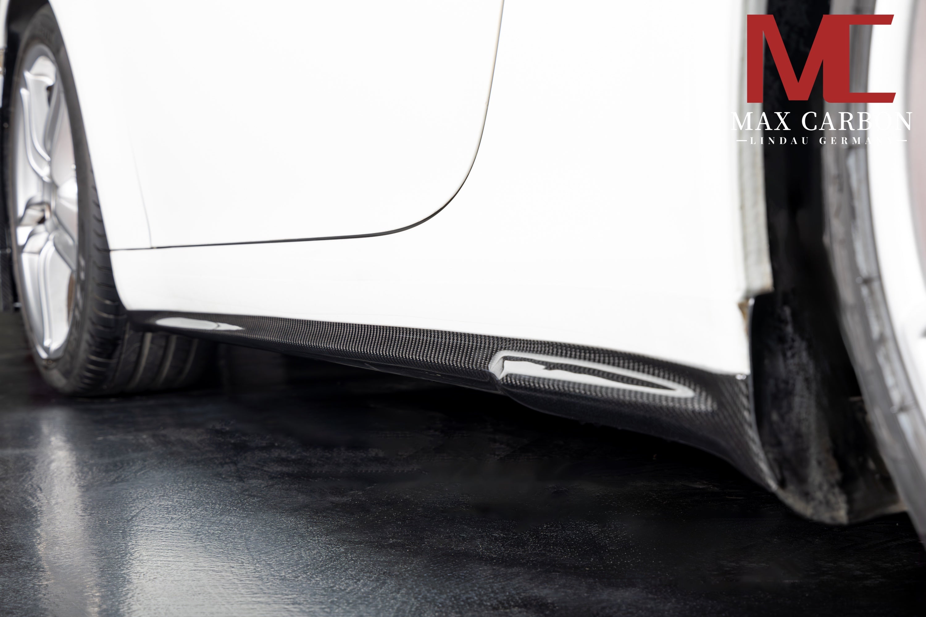 Carbon Seitenschweller passend für Porsche 911 991.1 & 991.2 – tiefere Seitenlinie