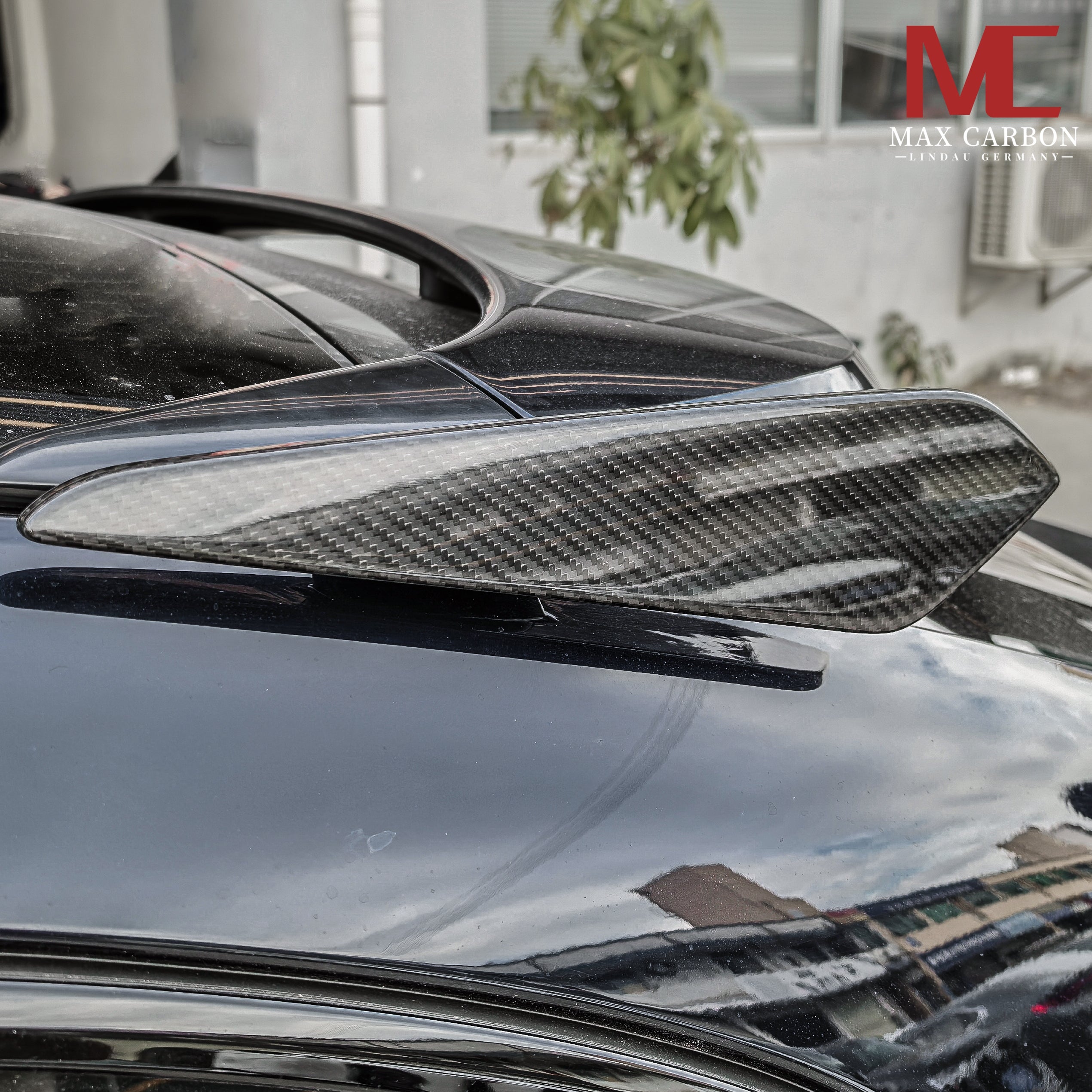 Dry-Carbon Dachspoiler-Kanten passend für Porsche Cayenne – Kontur am Heck