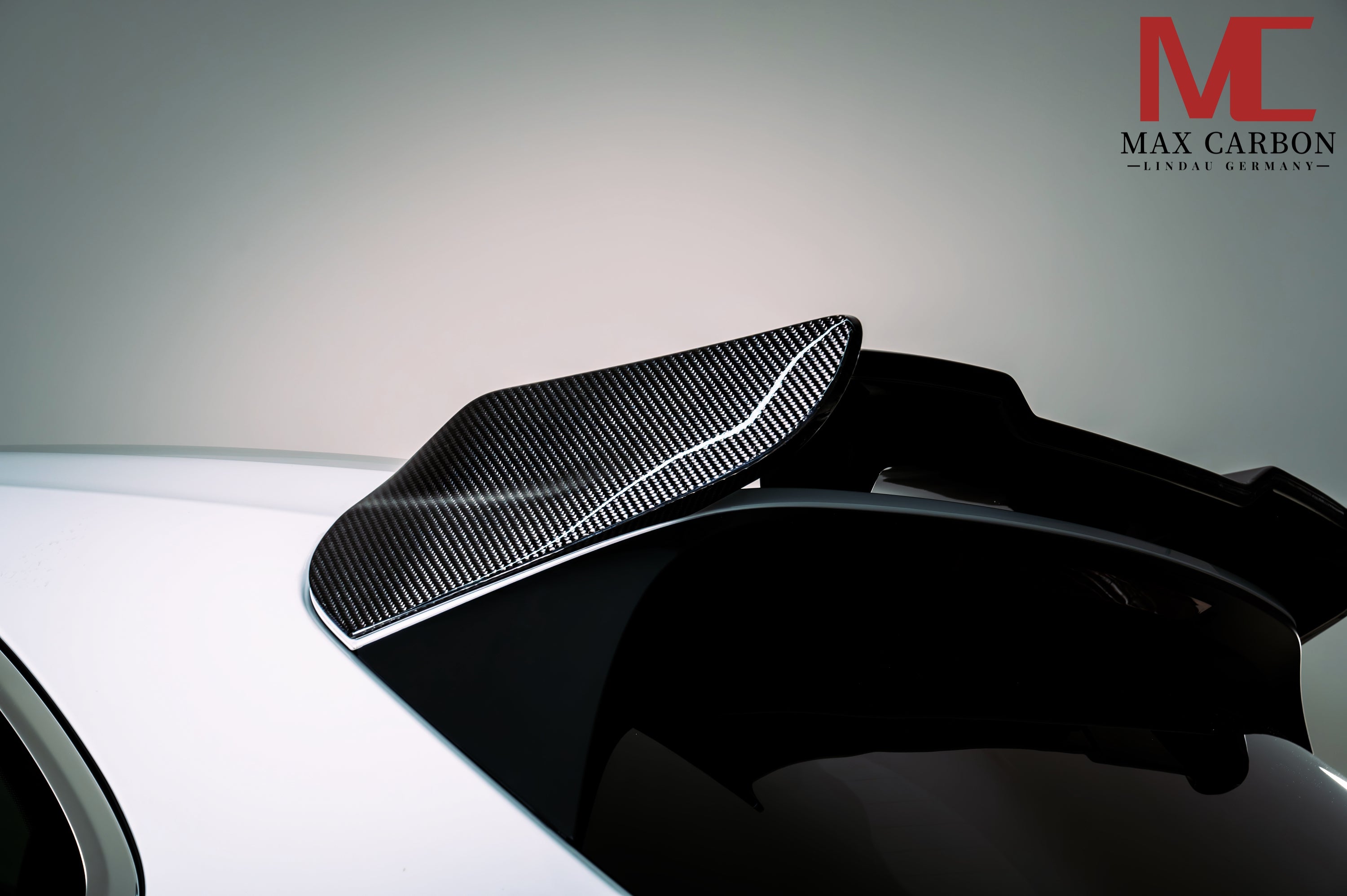 Dry-Carbon Dachkantenspoiler passend für Porsche Cayenne SUV 9YA & 9YA.2 – Carbon-Abschluss am Dach
