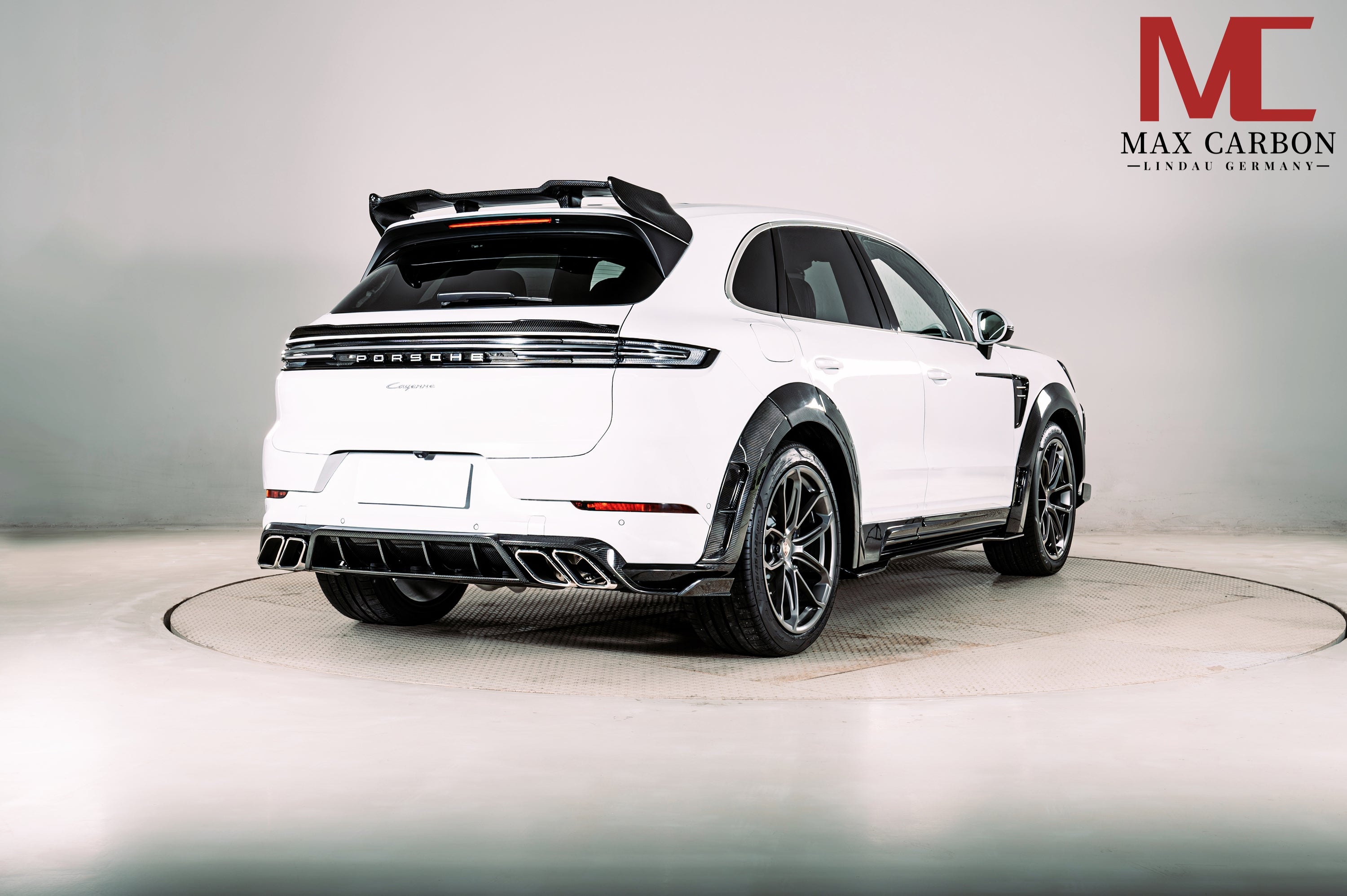 Dry-Carbon Heckdiffusor passend für Porsche Cayenne SUV 9YA & 9YA.2 – Motorsport-Heck, ca. 1,2 kg