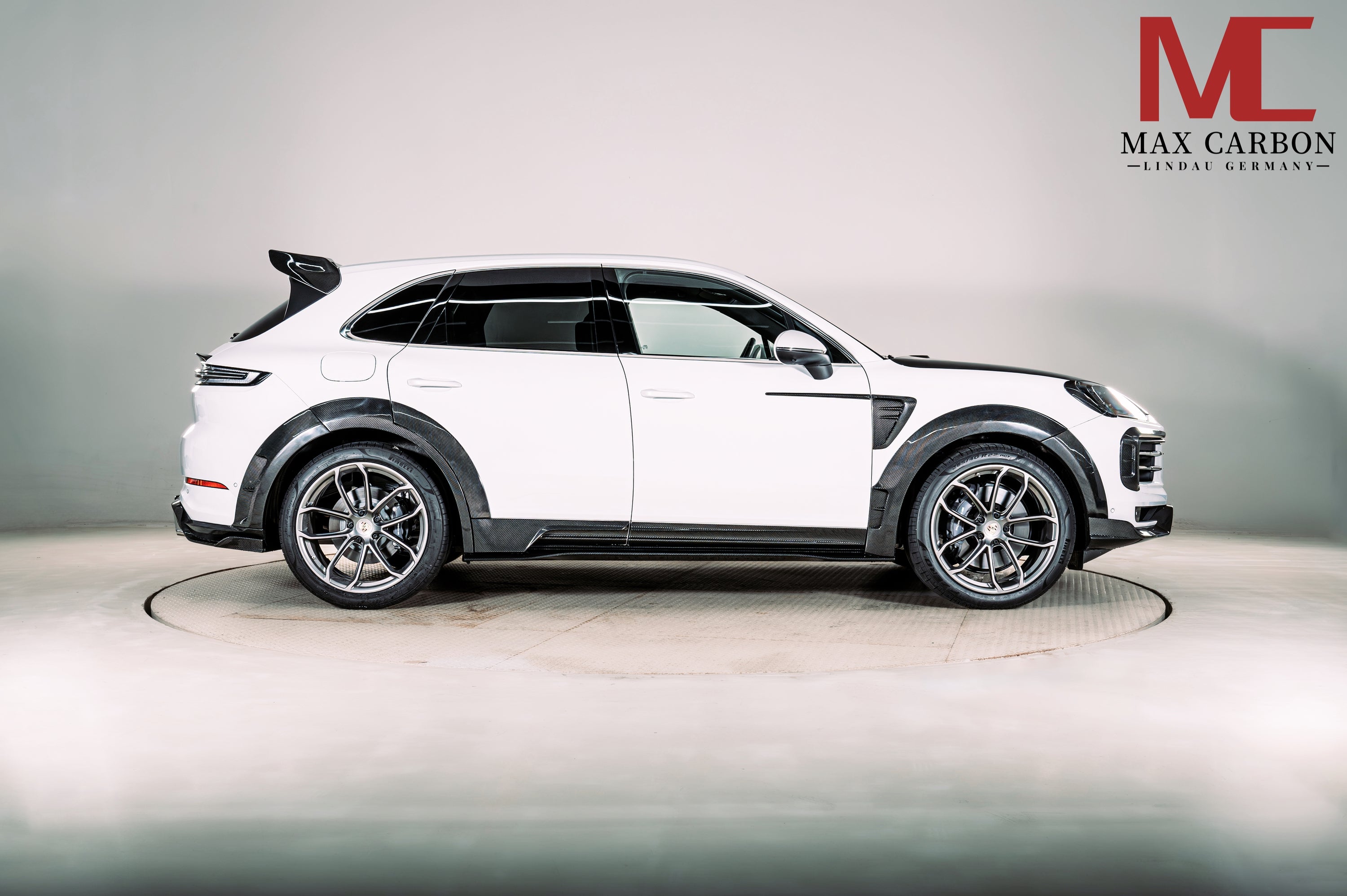 Dry-Carbon Dachkantenspoiler passend für Porsche Cayenne SUV 9YA & 9YA.2 – Carbon-Abschluss am Dach
