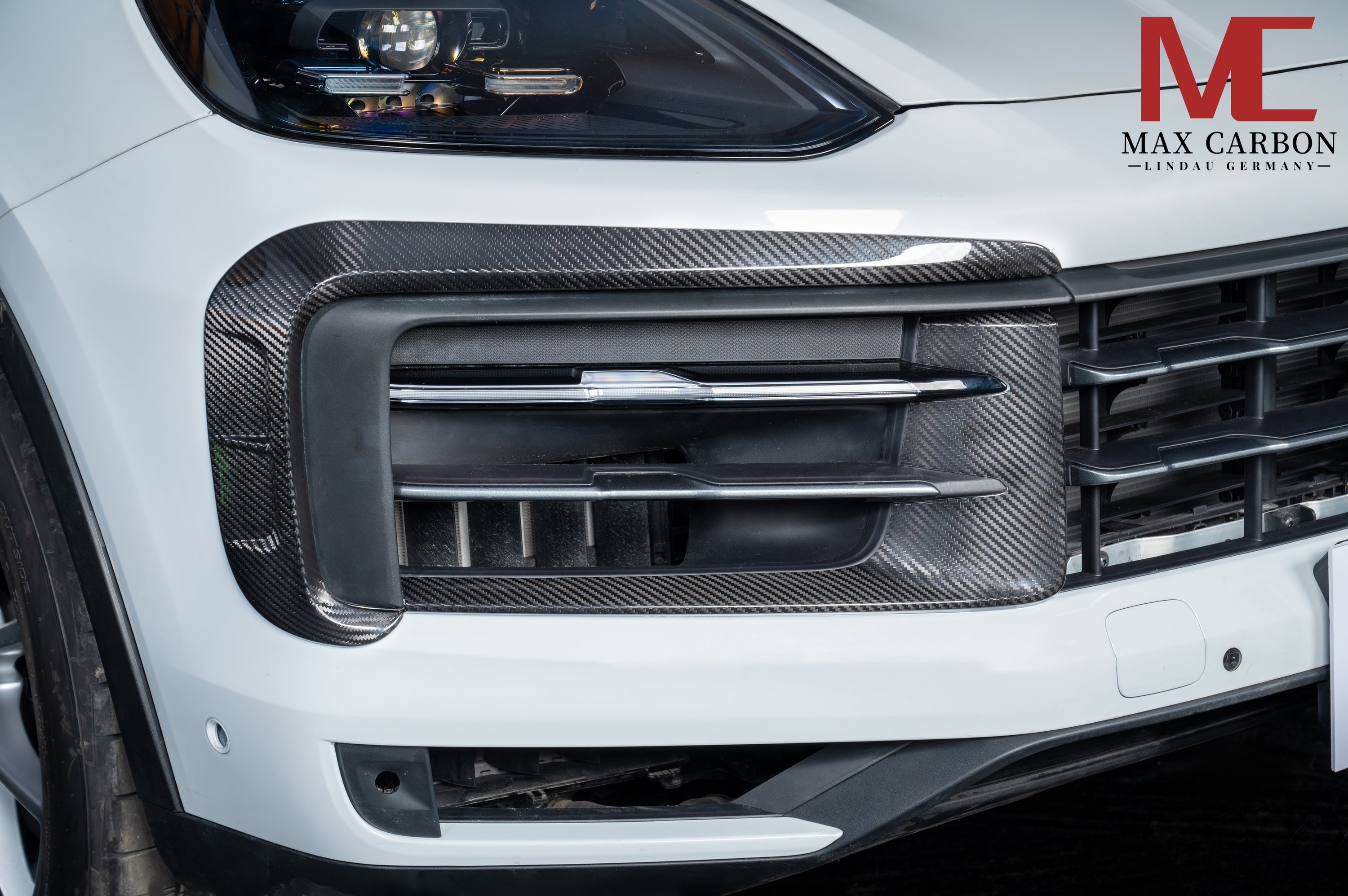 Dry-Carbon Frontansatz L-Form passend für Porsche Cayenne SUV Facelift (9YA.2) – schärfere Front