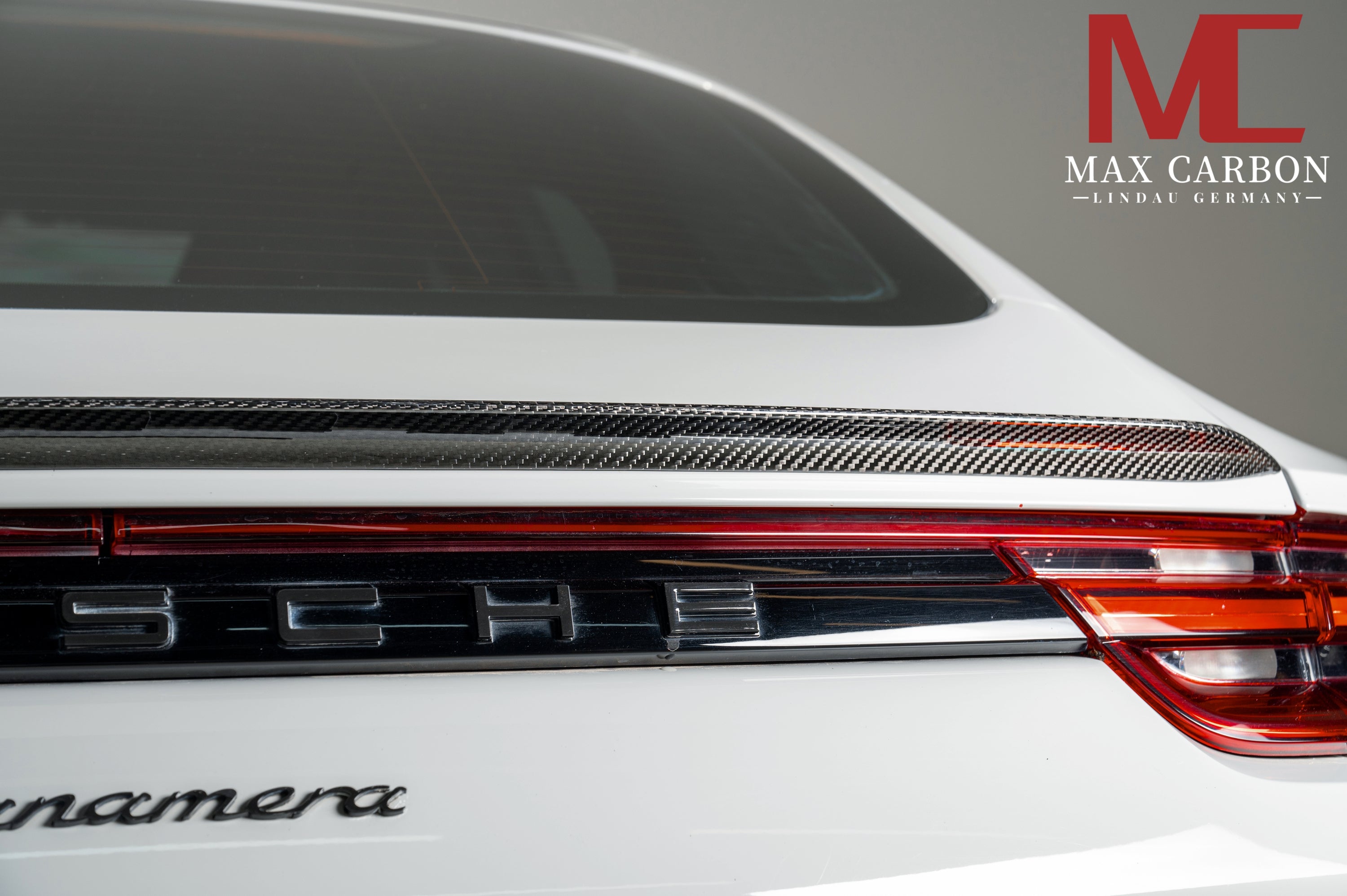 Dry-Carbon Heckspoiler „Ducktail“ passend für Porsche Panamera 971 – markanter Heckabriss