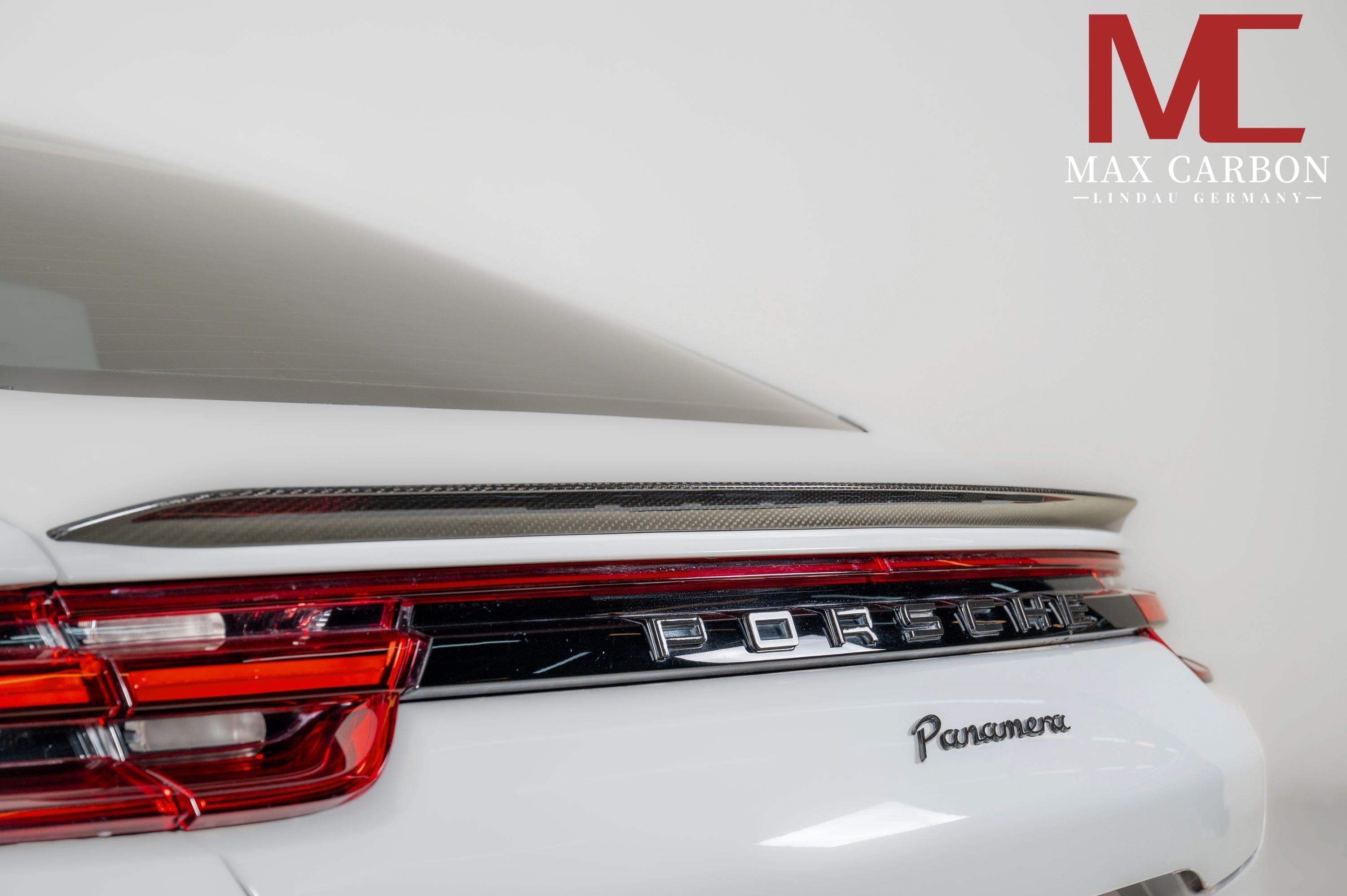 Dry-Carbon Heckspoiler „Ducktail“ passend für Porsche Panamera 971 – markanter Heckabriss