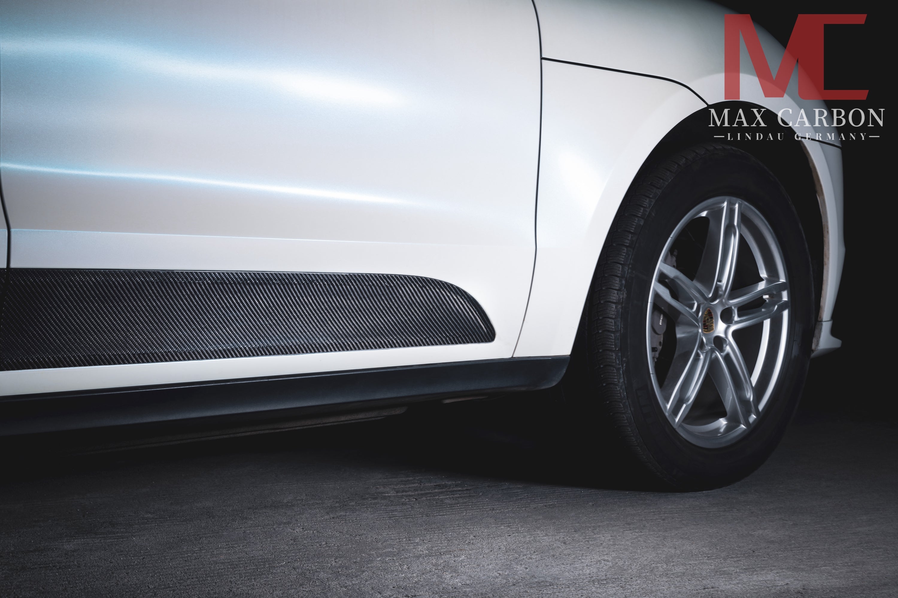 Dry-Carbon Seitenblenden-Cover passend für Porsche Macan 95B – Echtcarbon-Satz im Austausch