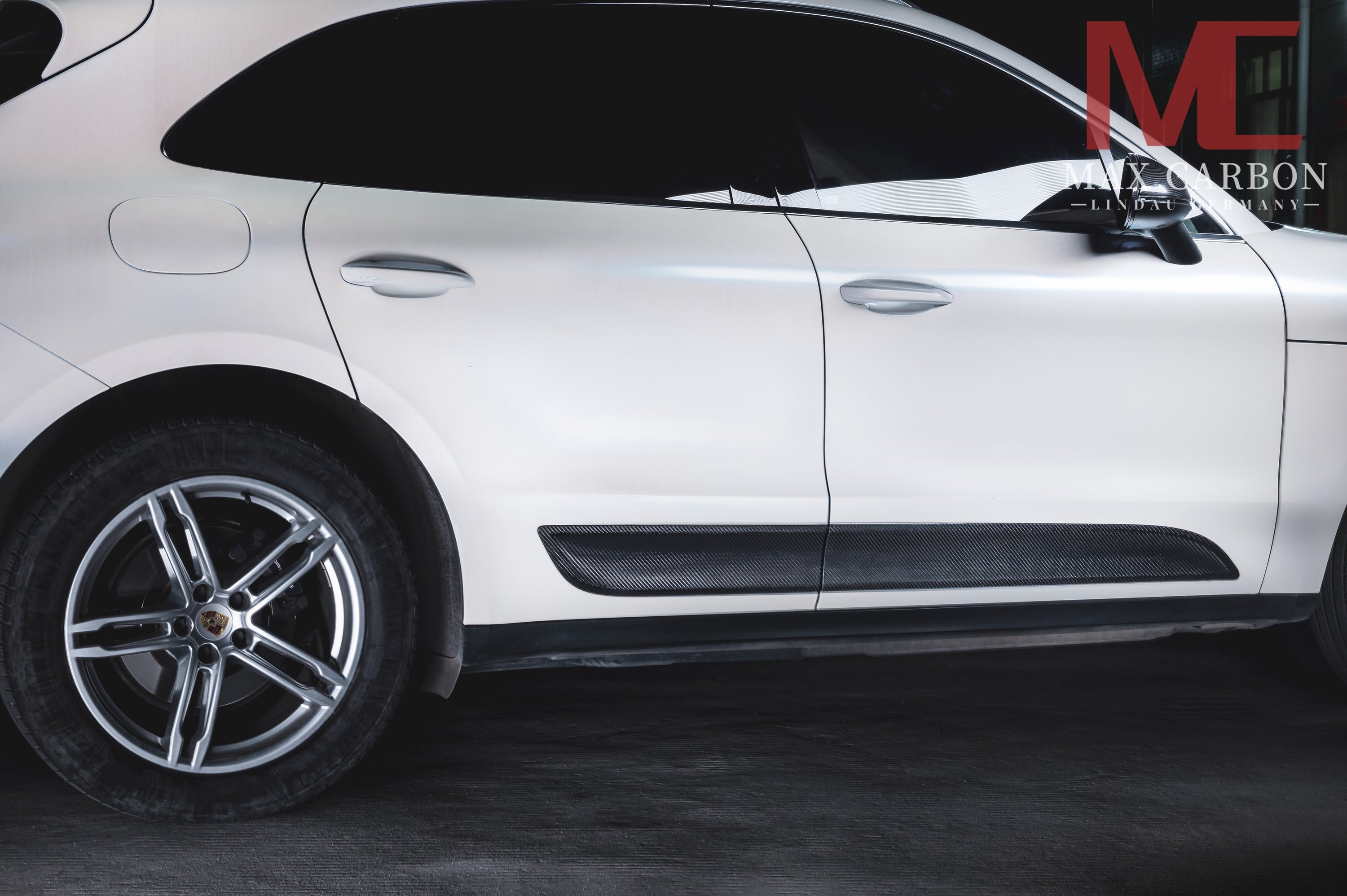 Dry-Carbon Seitenblenden-Cover passend für Porsche Macan 95B – Echtcarbon-Satz im Austausch