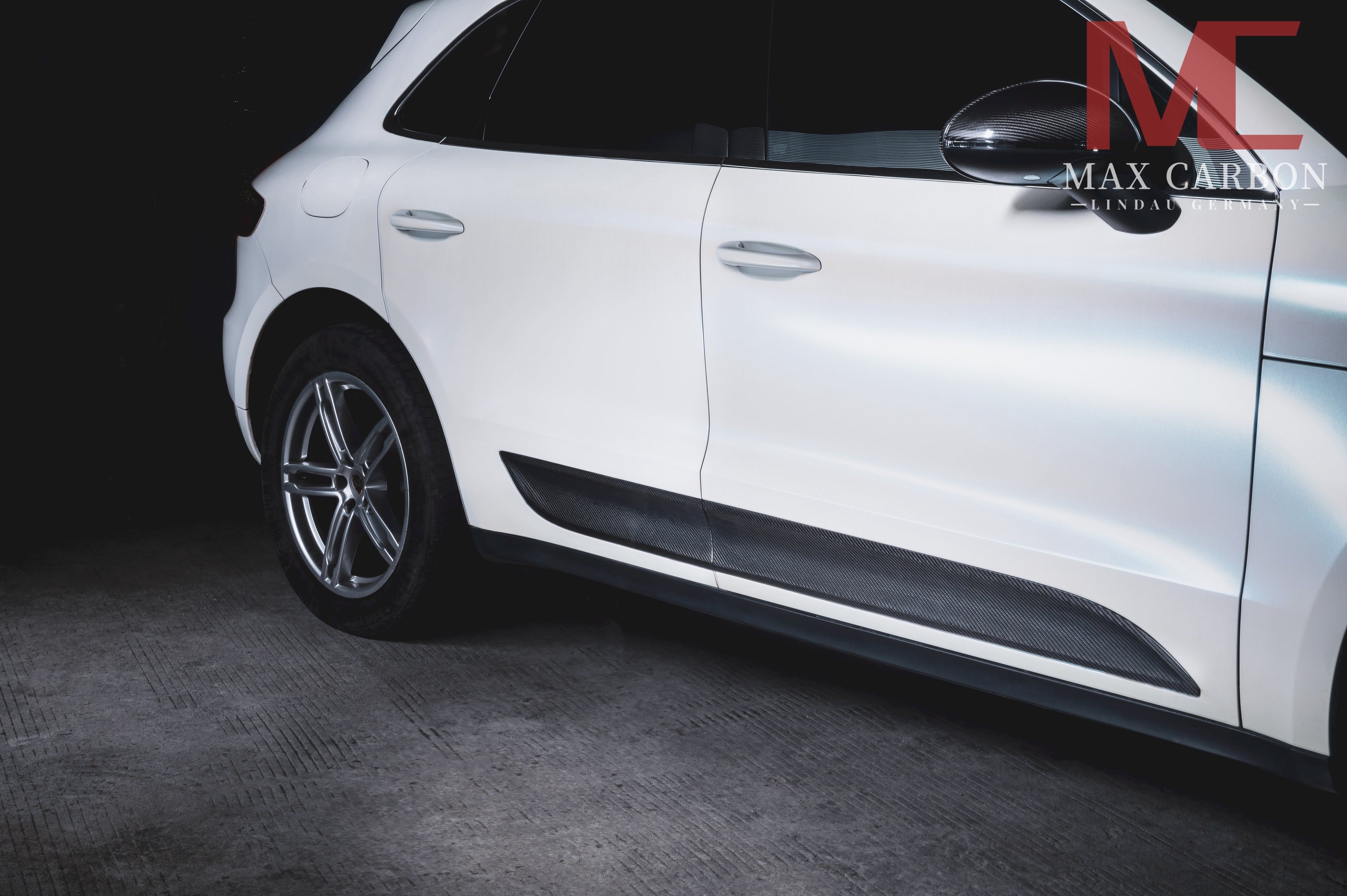 Dry-Carbon Seitenblenden-Cover passend für Porsche Macan 95B – Echtcarbon-Satz im Austausch